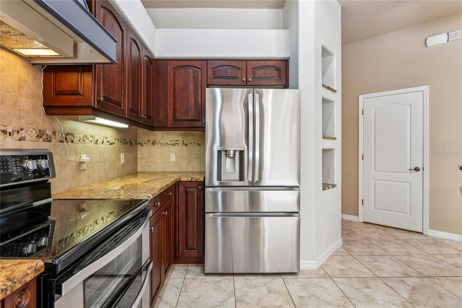 Image 22 of 95 For 6034 Wooden Street