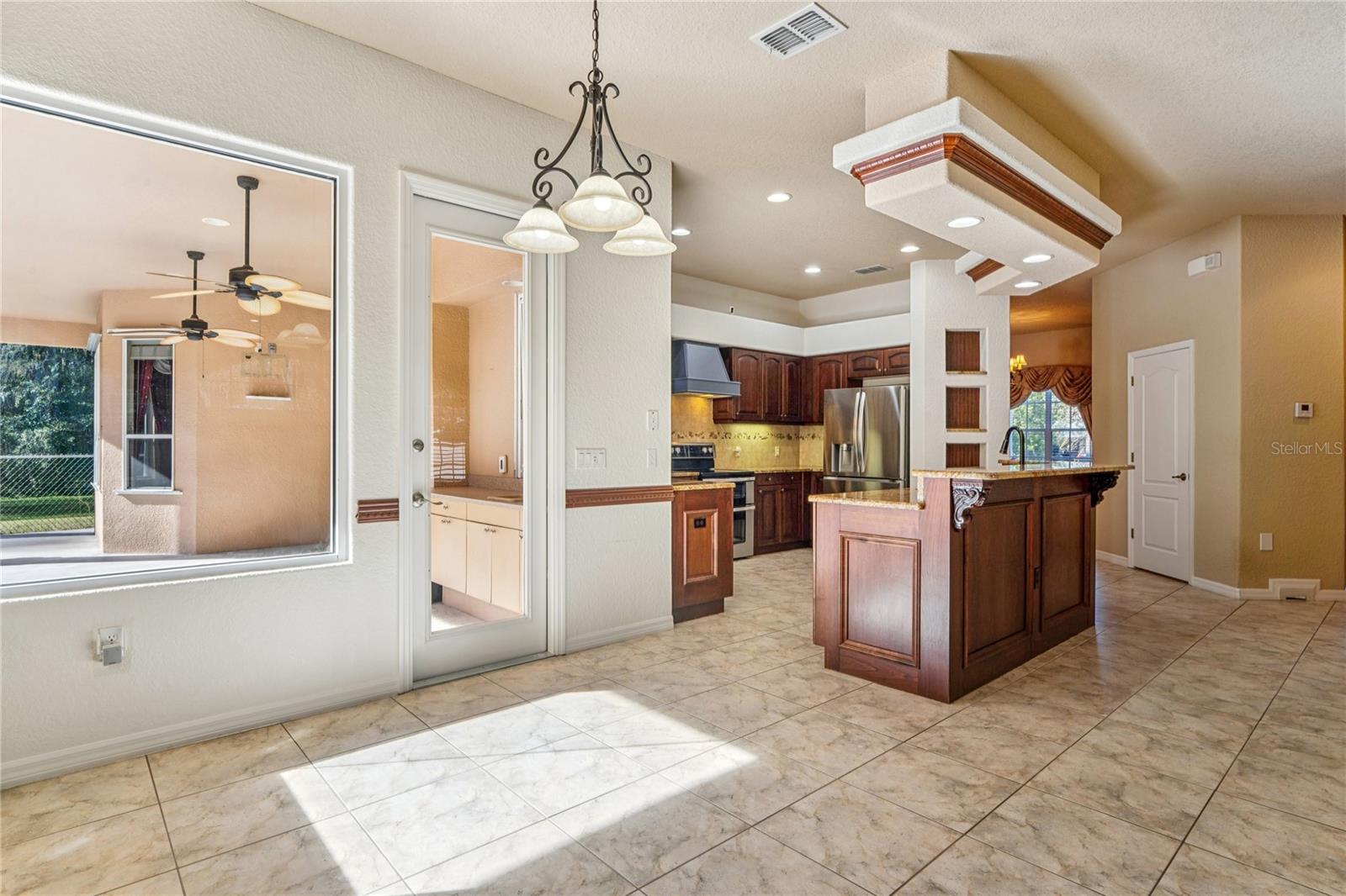 Image 29 of 95 For 6034 Wooden Street