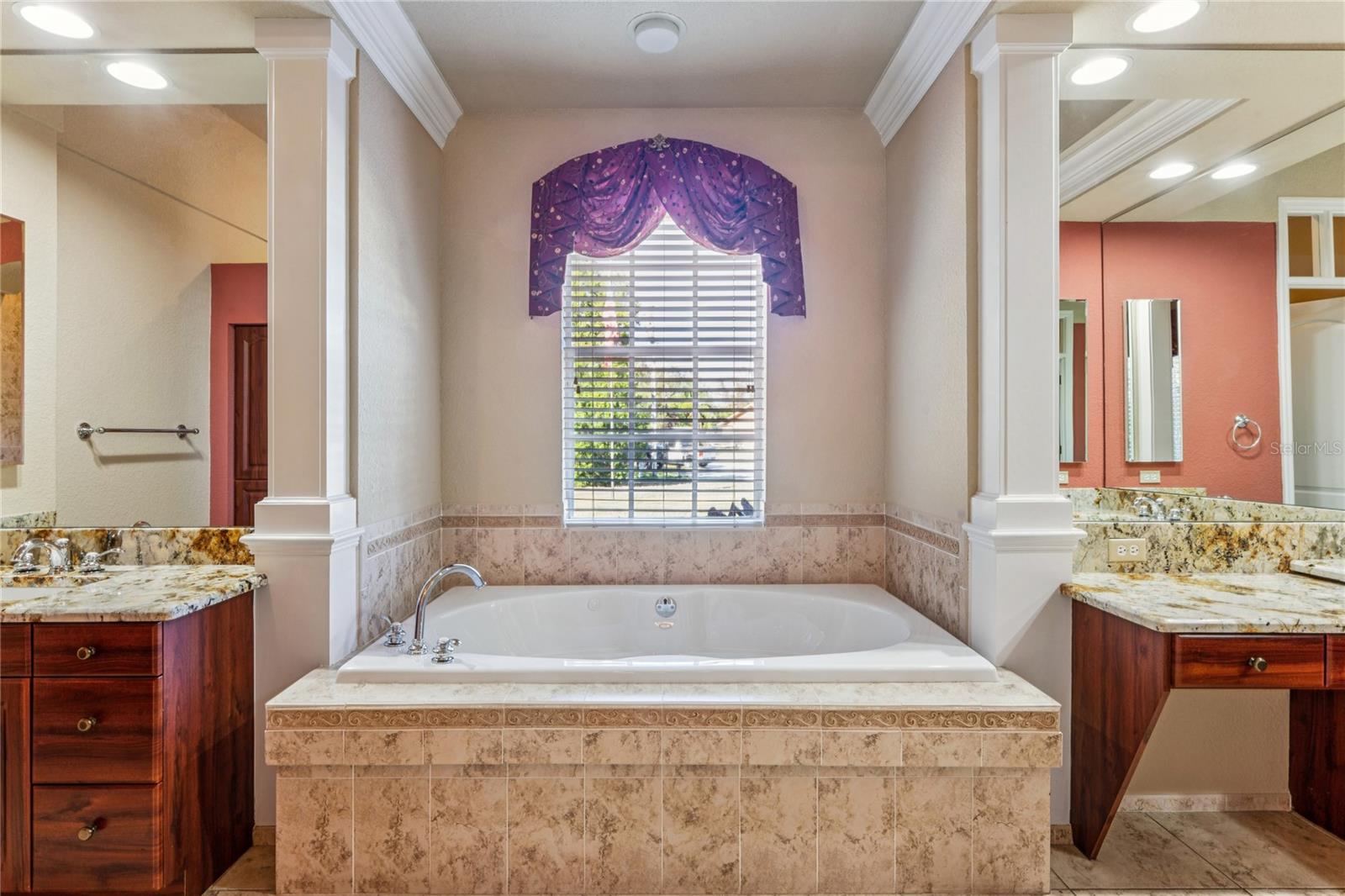 Image 40 of 95 For 6034 Wooden Street