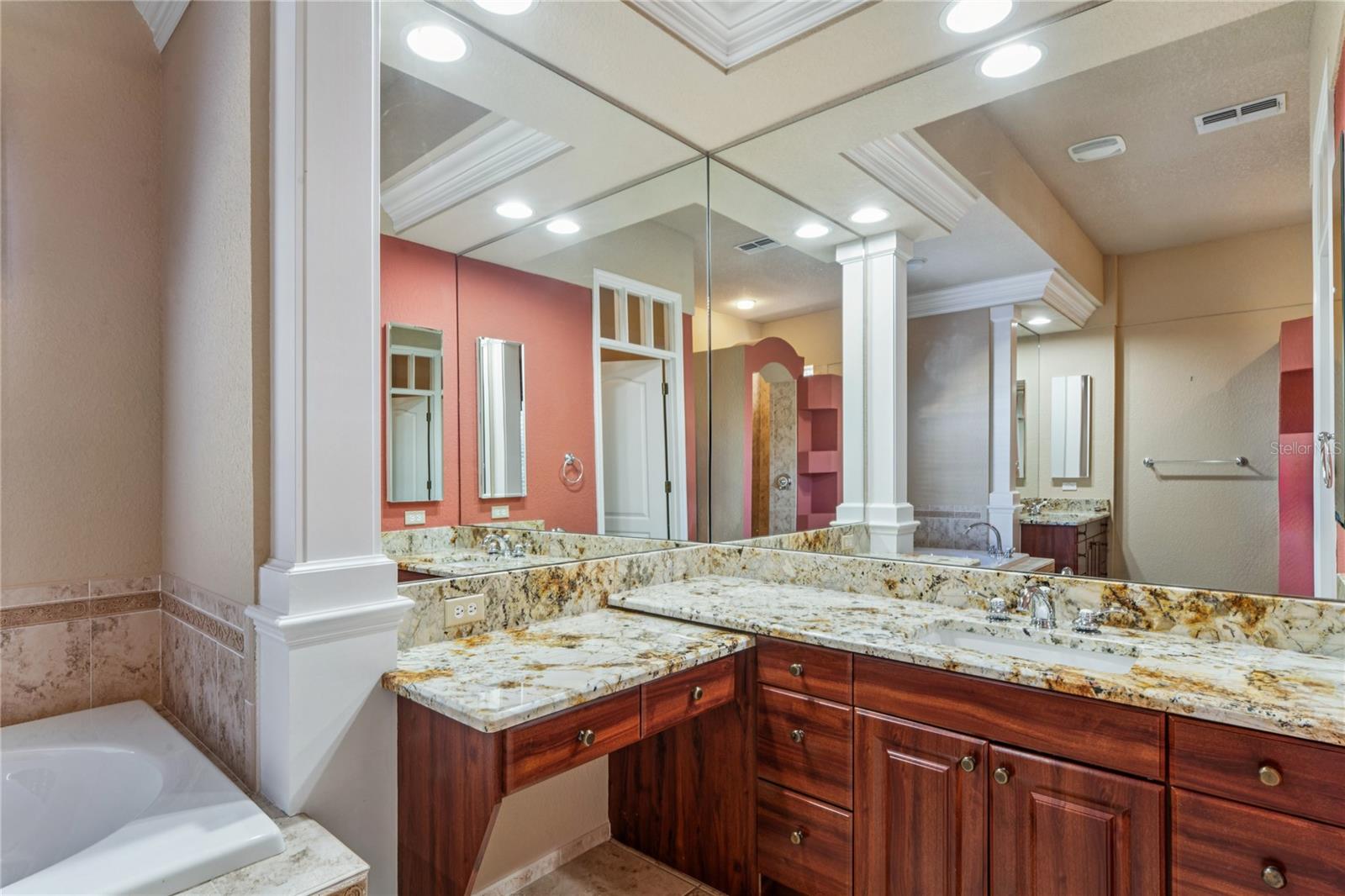 Image 43 of 95 For 6034 Wooden Street