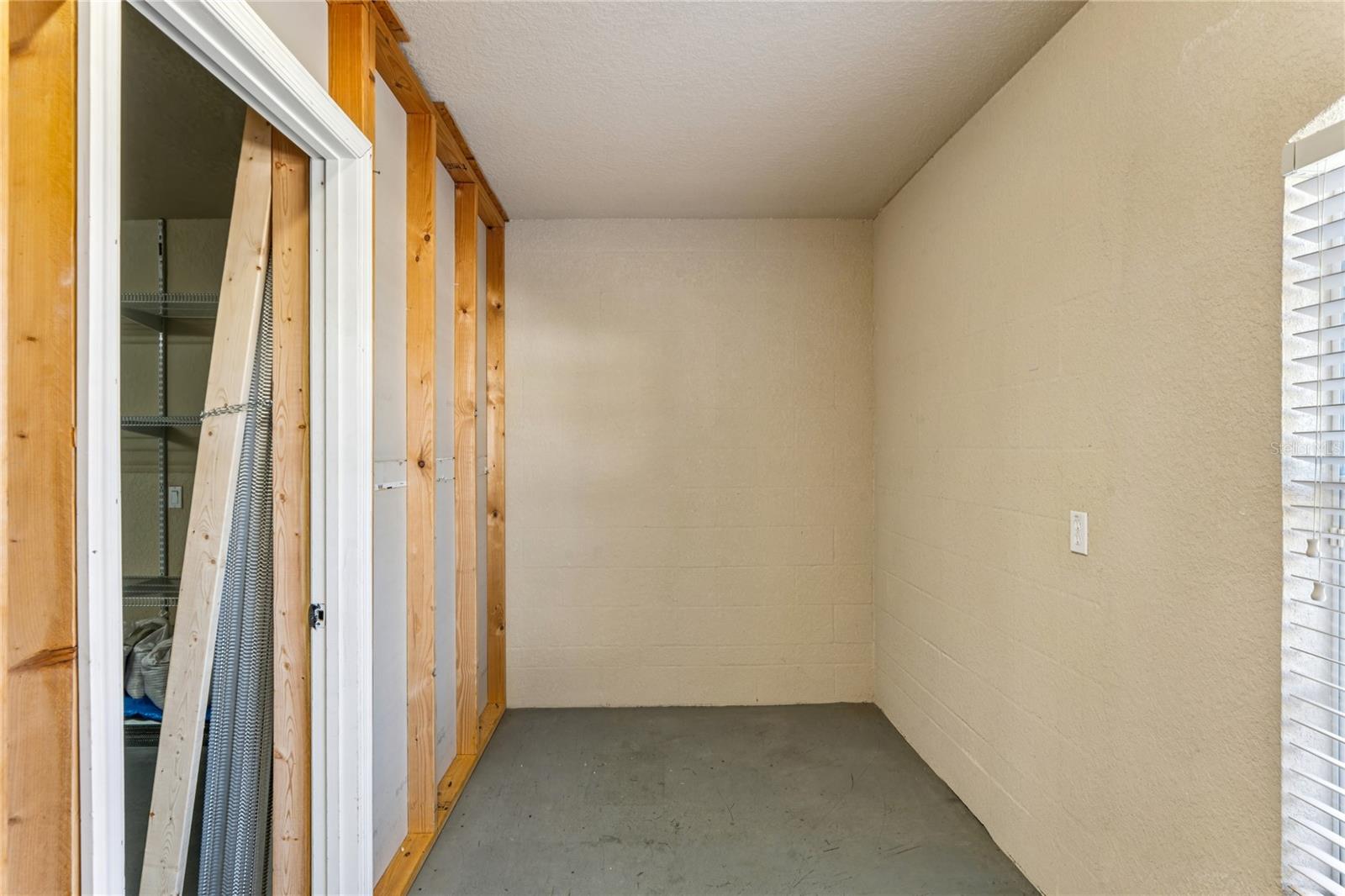 Image 83 of 95 For 6034 Wooden Street