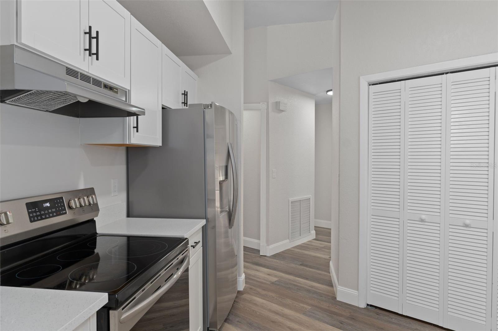 Listing photo id 9 for 11272 Portsmouth Street