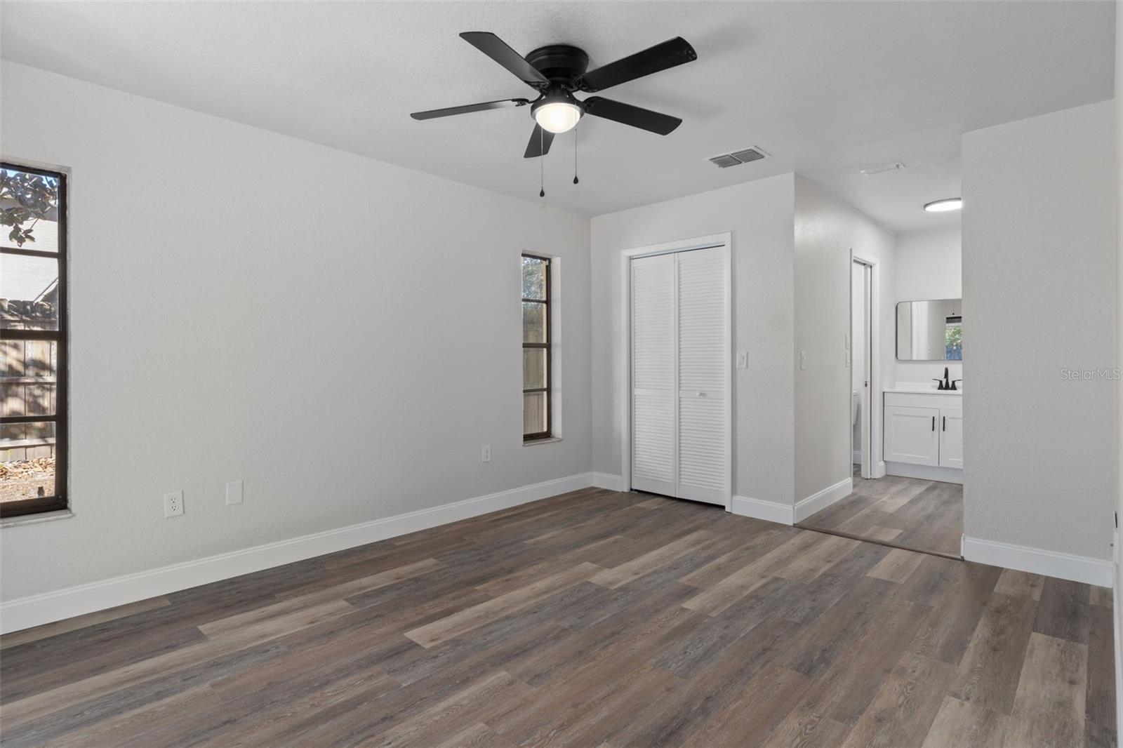 Listing photo id 12 for 11272 Portsmouth Street