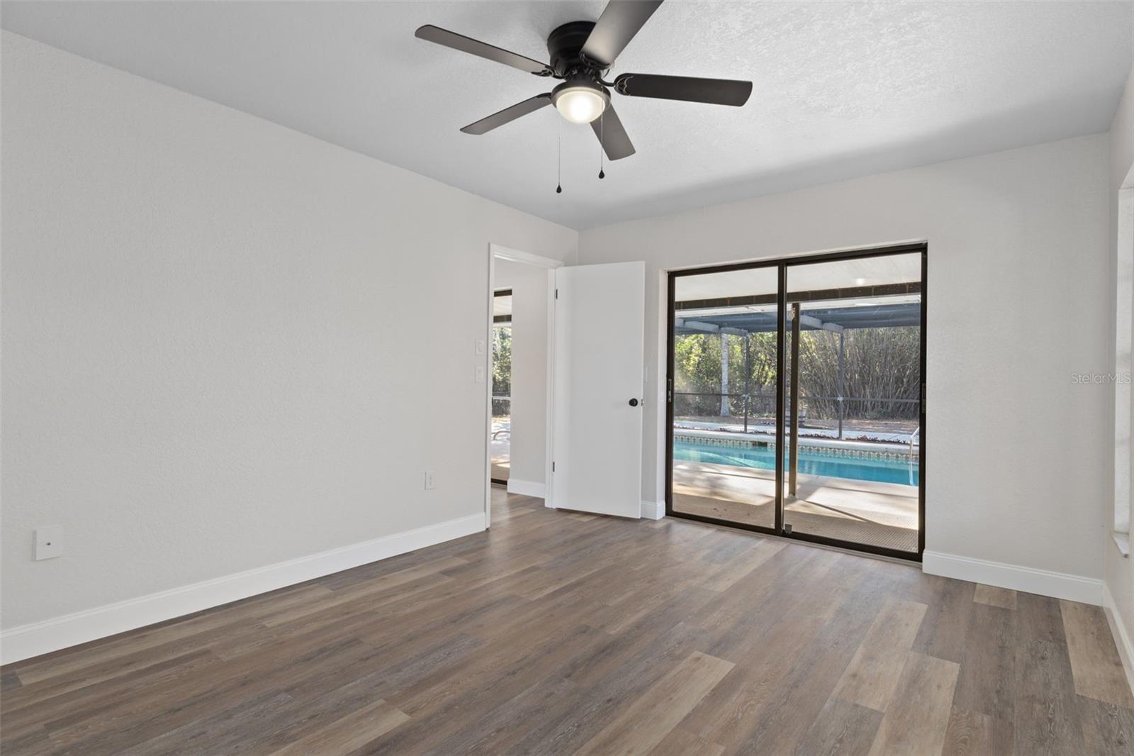 Listing photo id 15 for 11272 Portsmouth Street