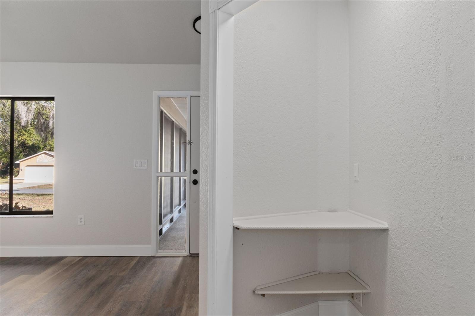 Listing photo id 19 for 11272 Portsmouth Street