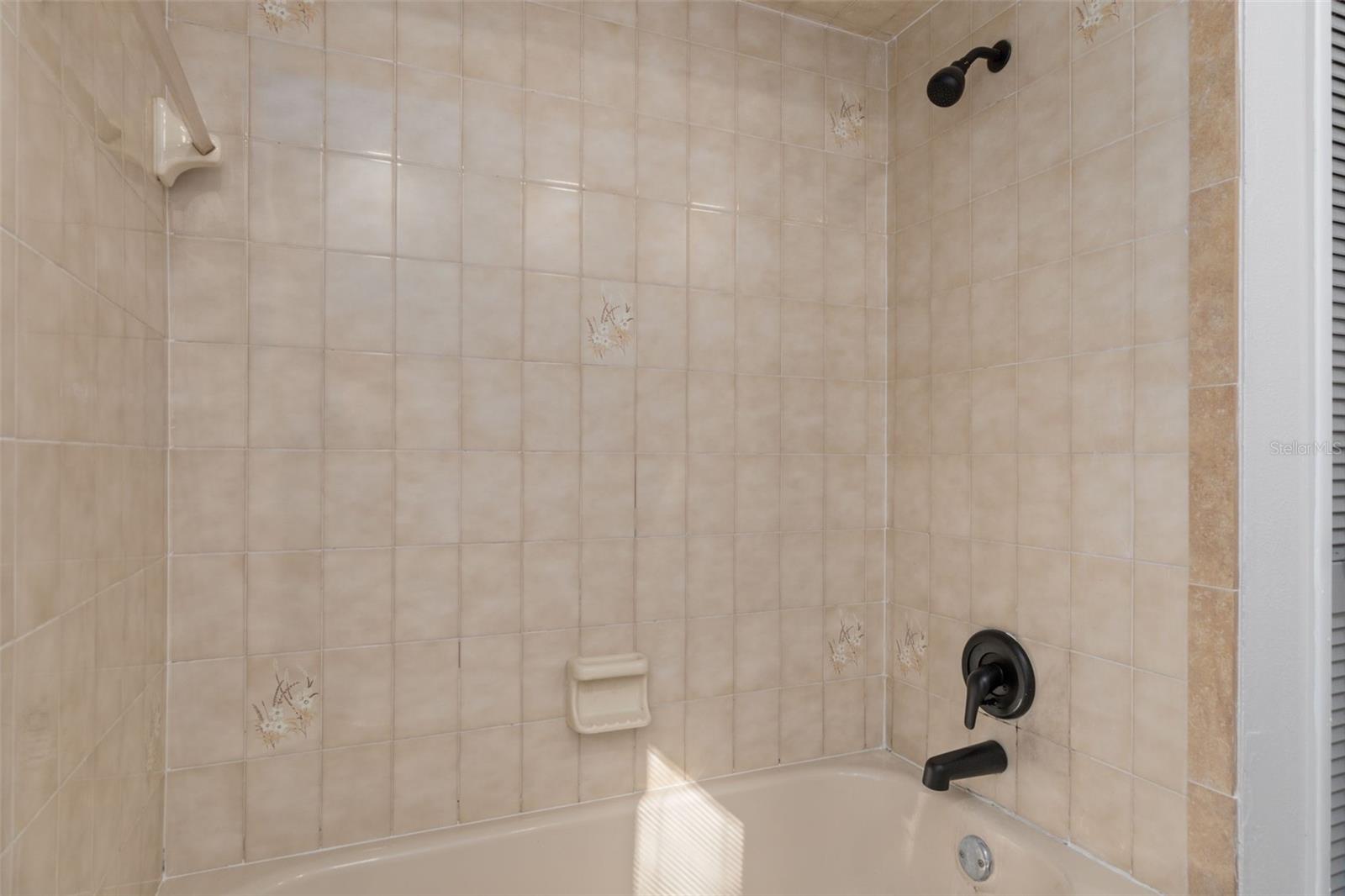 Listing photo id 22 for 11272 Portsmouth Street