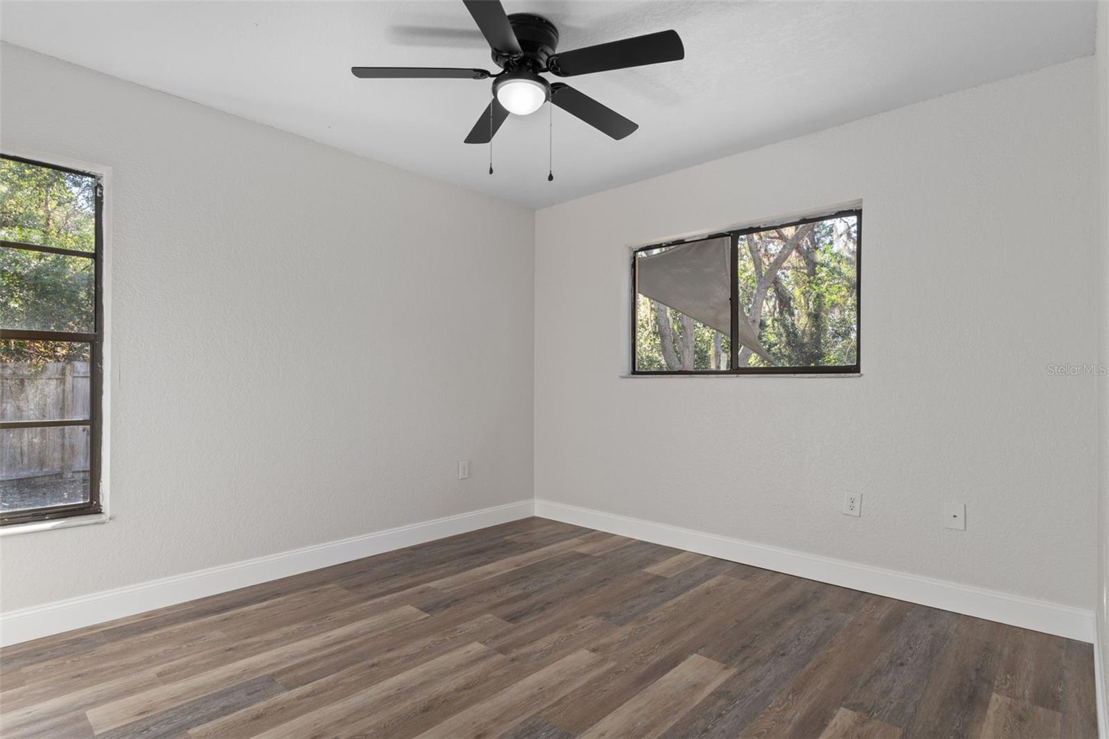 Listing photo id 23 for 11272 Portsmouth Street