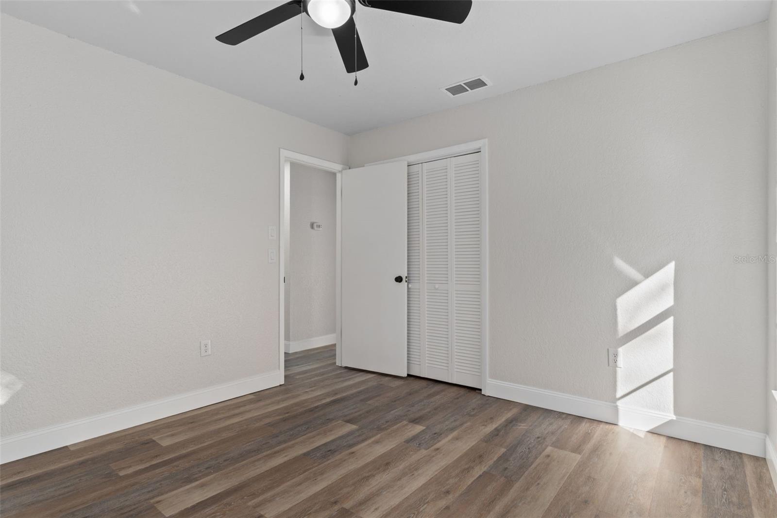 Listing photo id 24 for 11272 Portsmouth Street