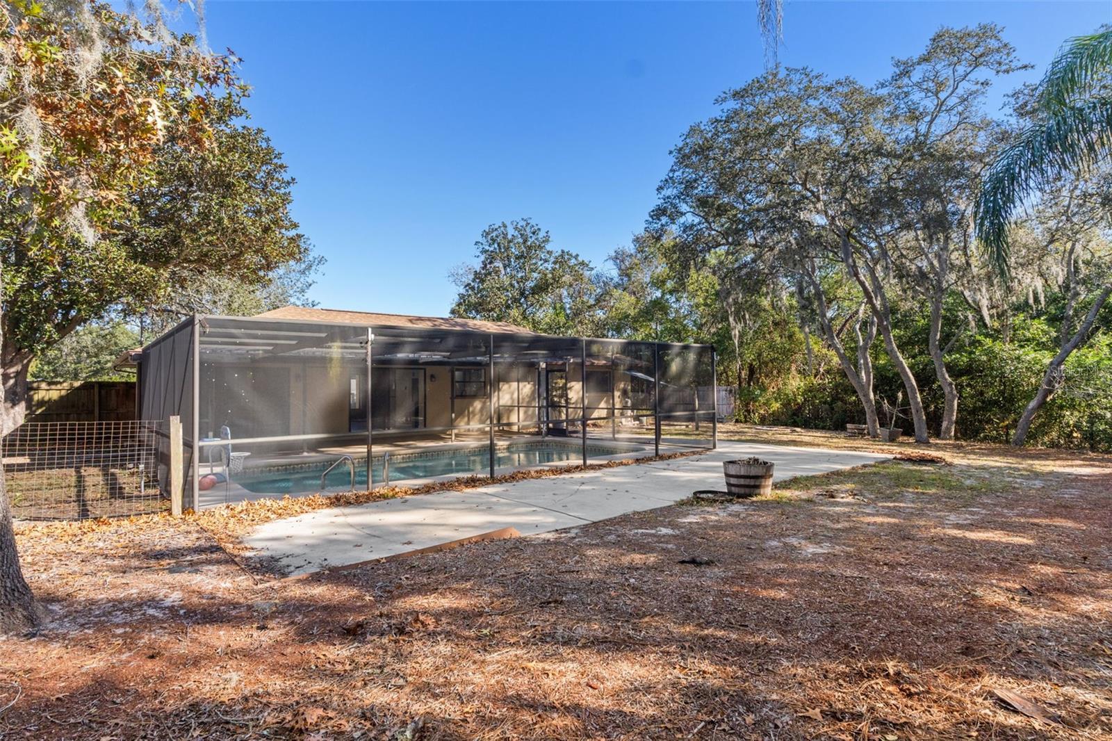 Listing photo id 36 for 11272 Portsmouth Street