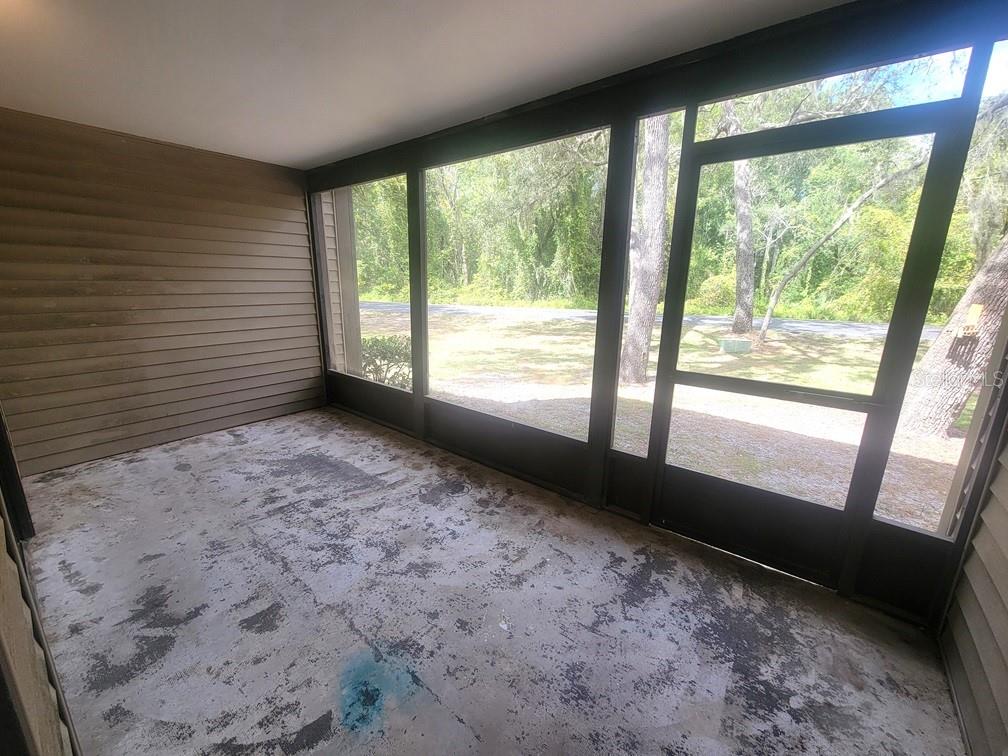 Image 19 of 24 For 11411 Pike Court 4