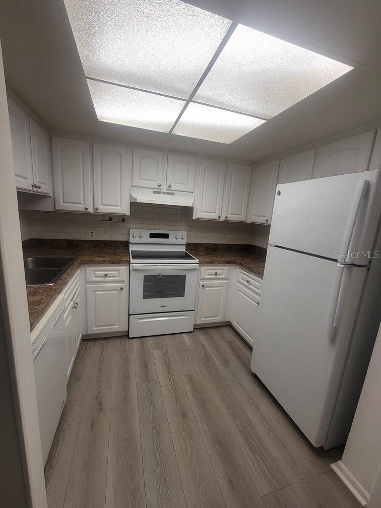 Image 8 of 24 For 11411 Pike Court 4