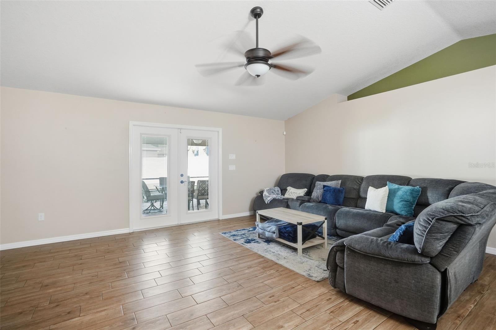 Image 13 of 44 For 840 Laurelridge Court