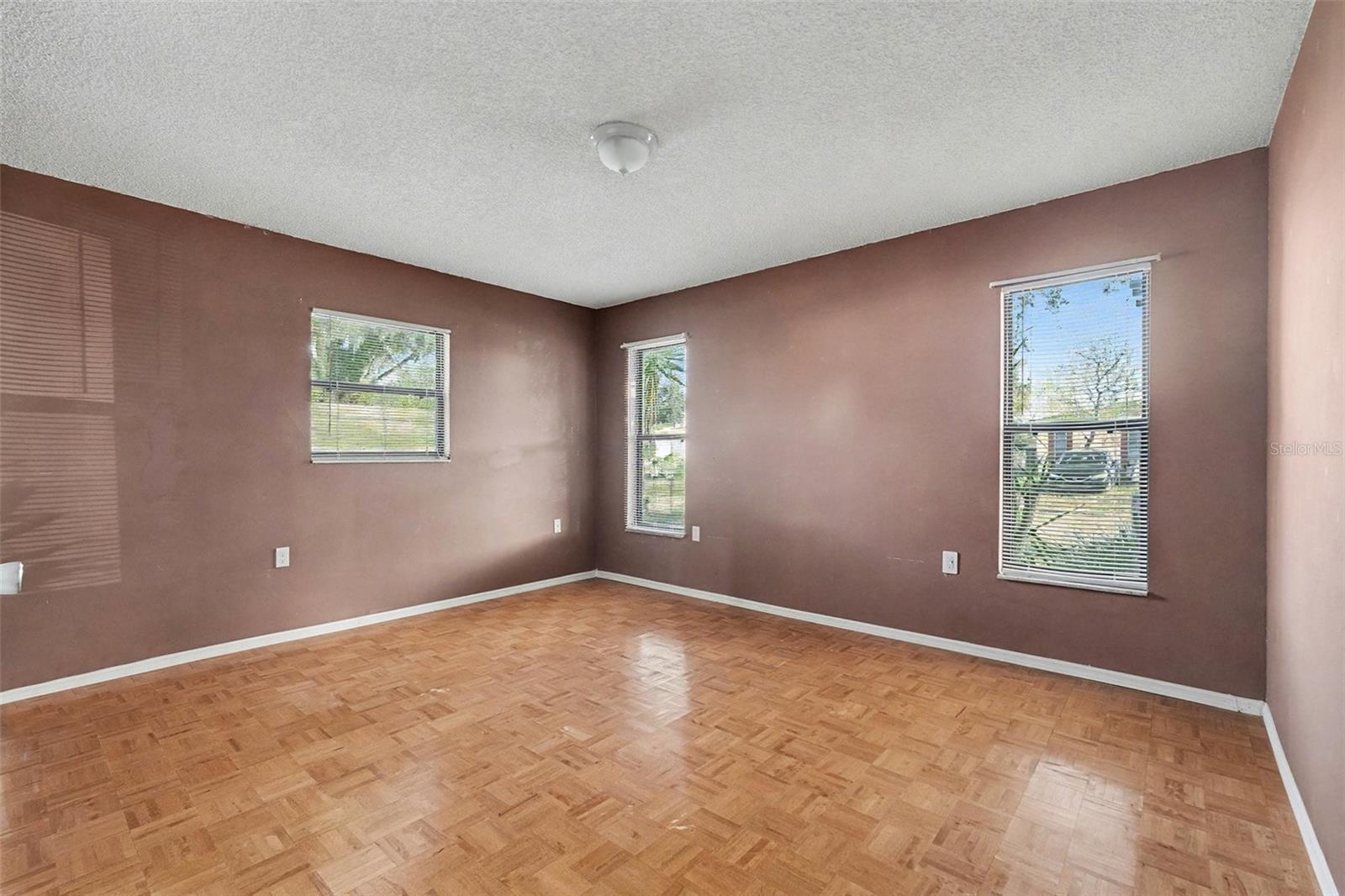 Image 10 of 16 For 9931 Woodstock Lane