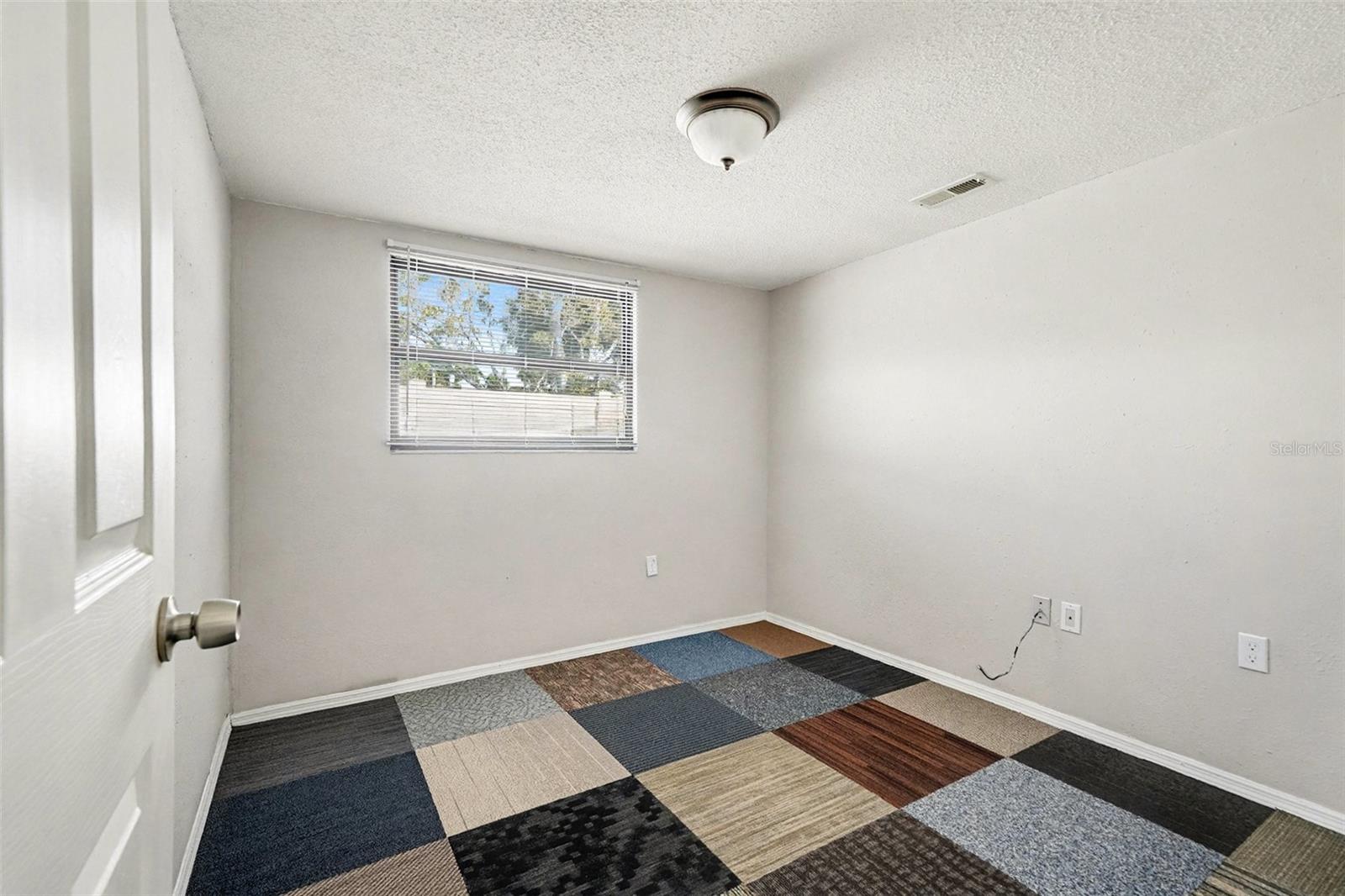 Image 13 of 16 For 9931 Woodstock Lane