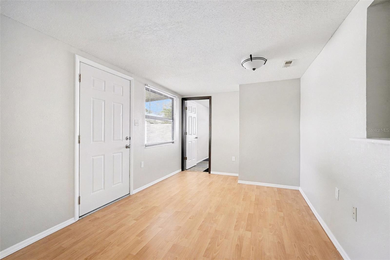 Image 14 of 16 For 9931 Woodstock Lane