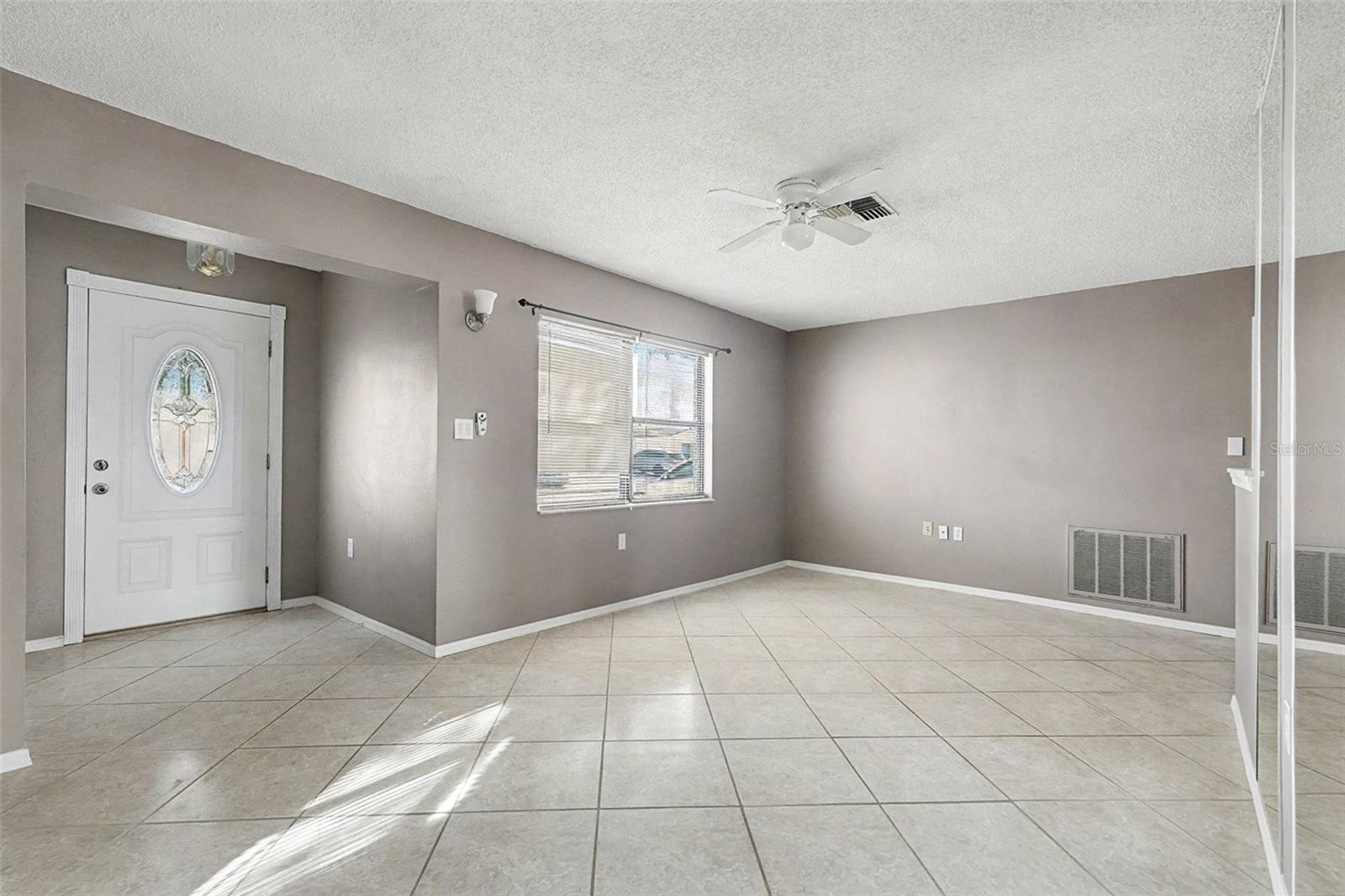 Image 3 of 16 For 9931 Woodstock Lane