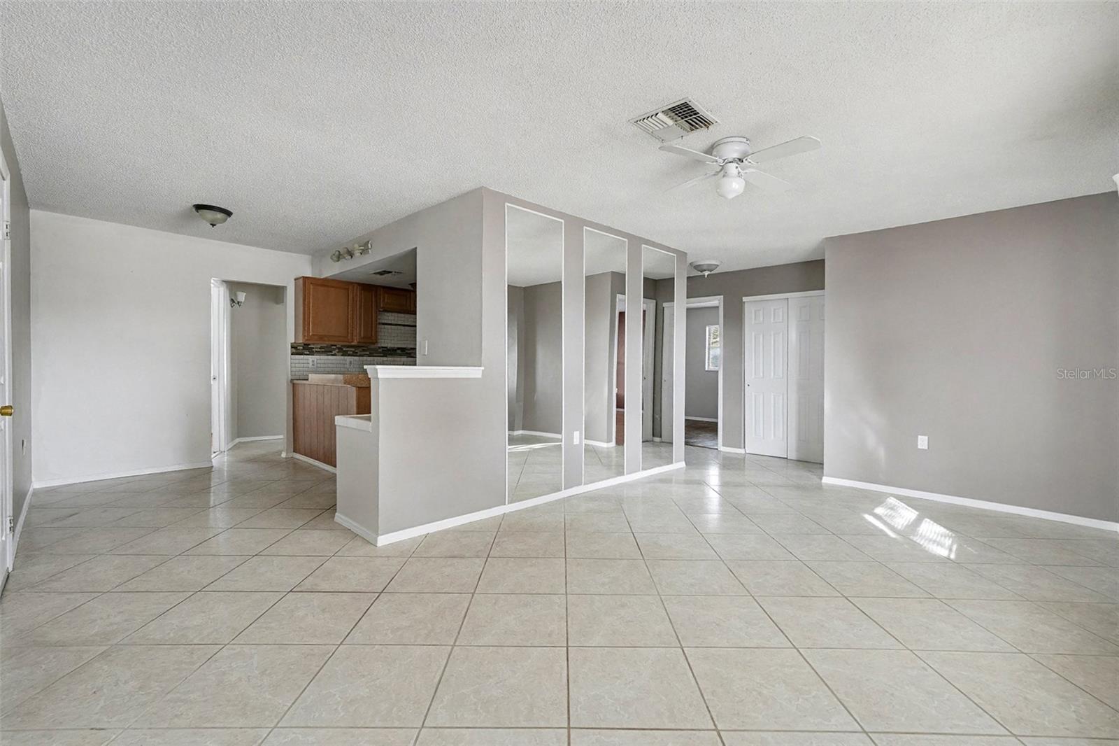 Image 4 of 16 For 9931 Woodstock Lane