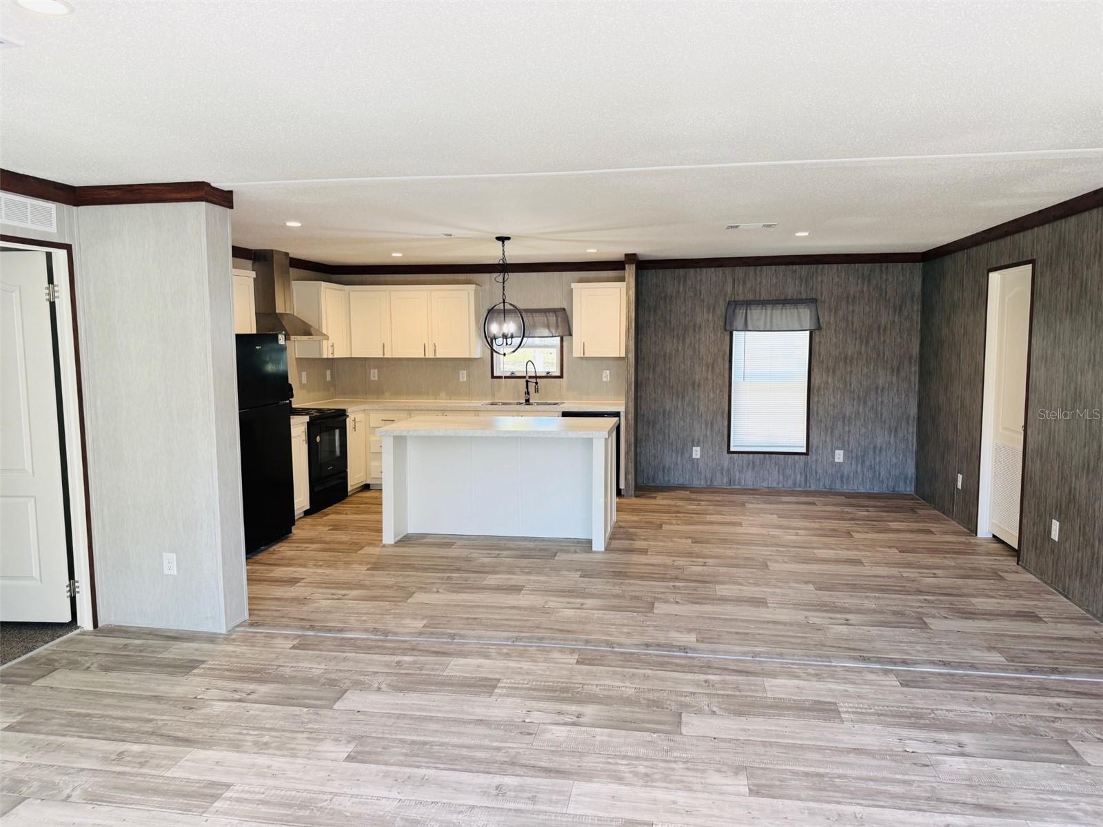 Image 6 of 18 For 16226 41st Place