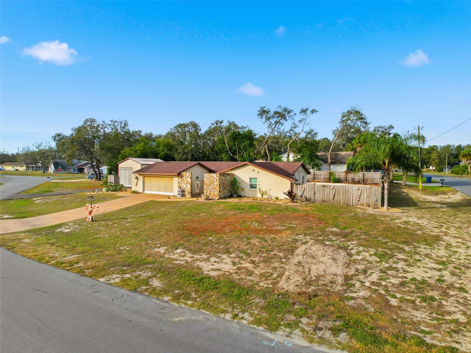 Listing photo id 0 for 155 Ruskin Avenue