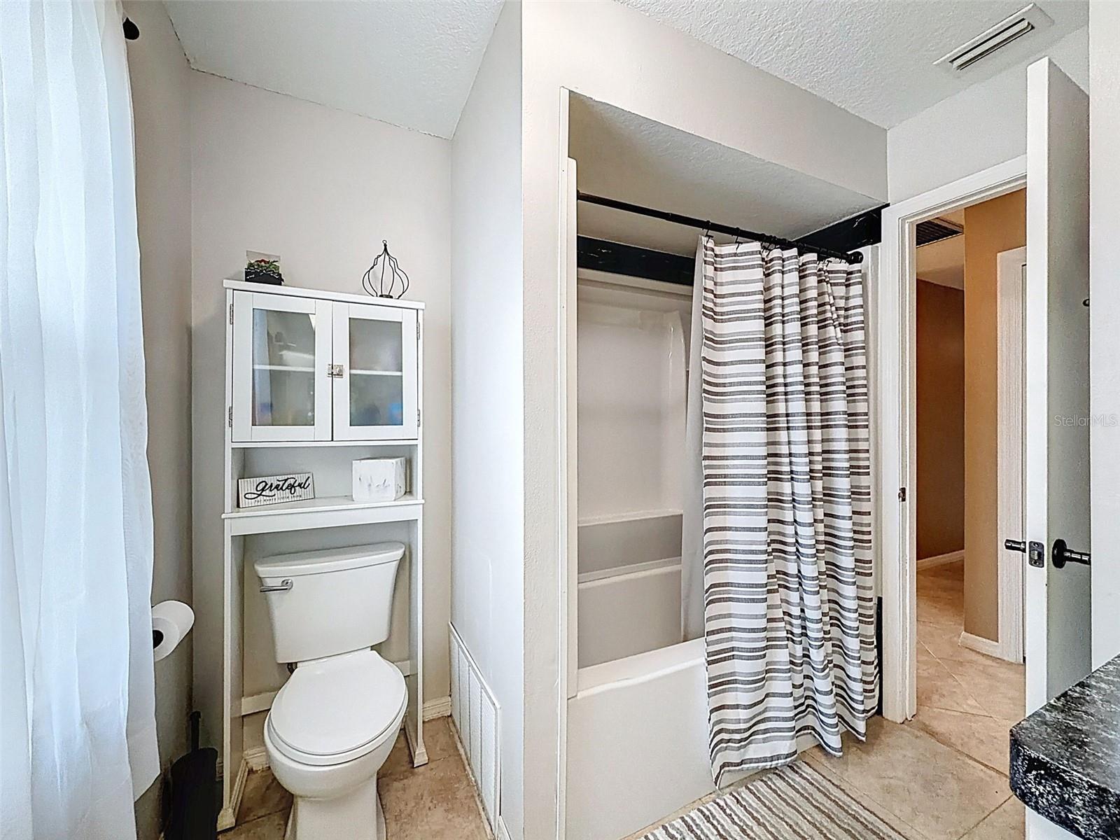 Listing photo id 19 for 155 Ruskin Avenue