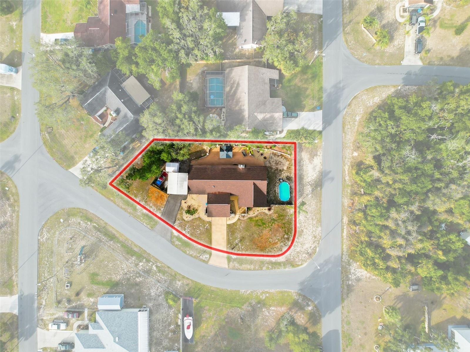 Listing photo id 35 for 155 Ruskin Avenue