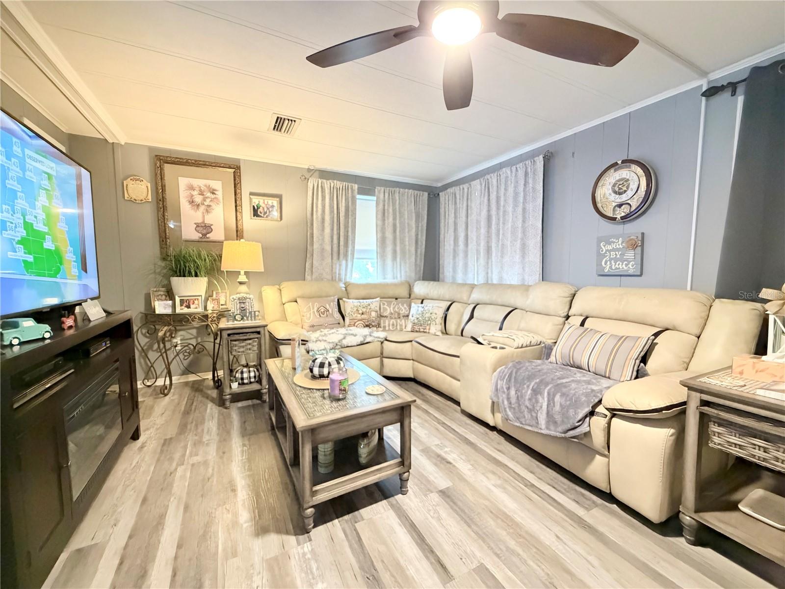 Image 2 of 20 For 5050 Damsen Circle