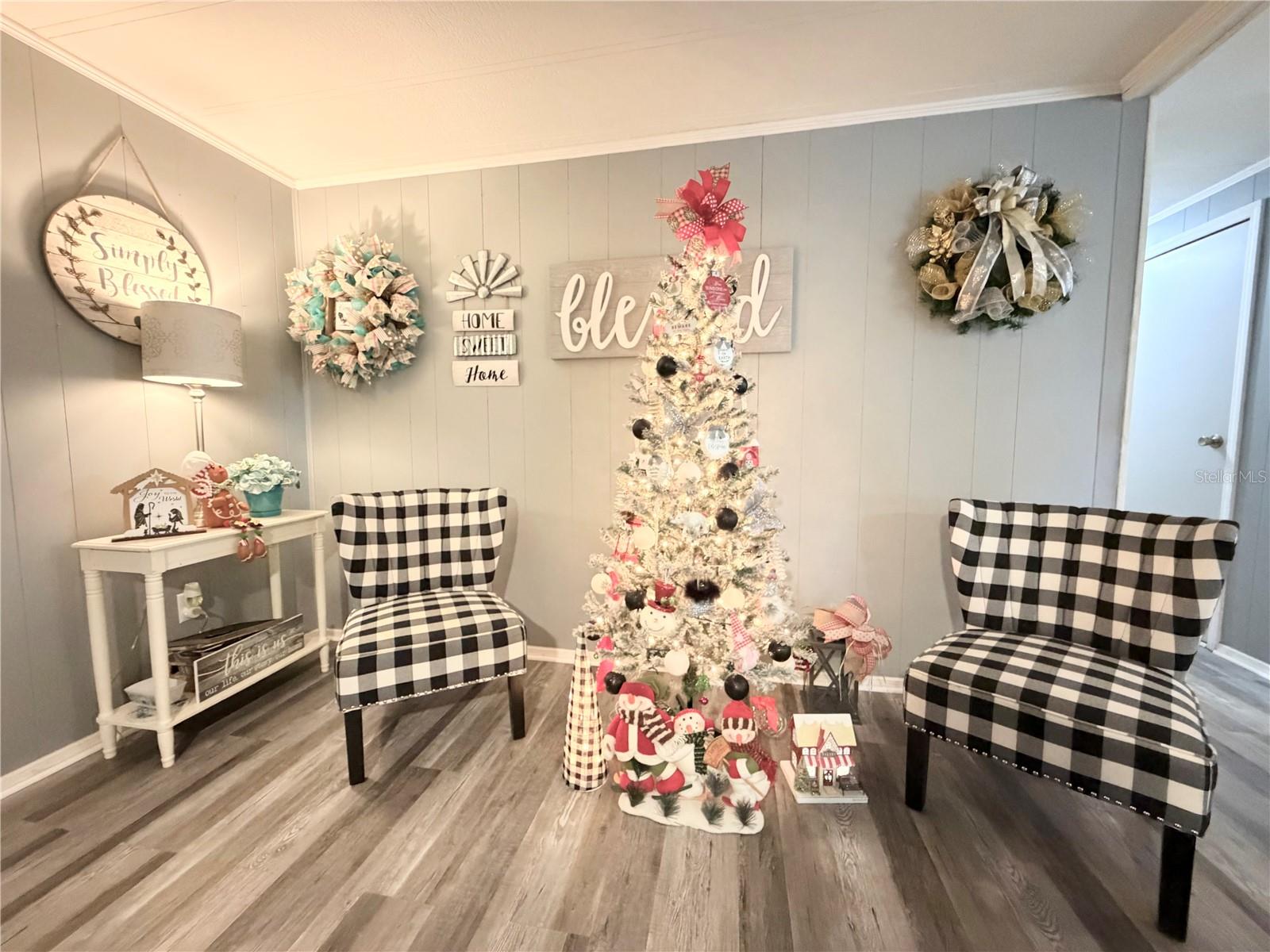 Image 3 of 20 For 5050 Damsen Circle