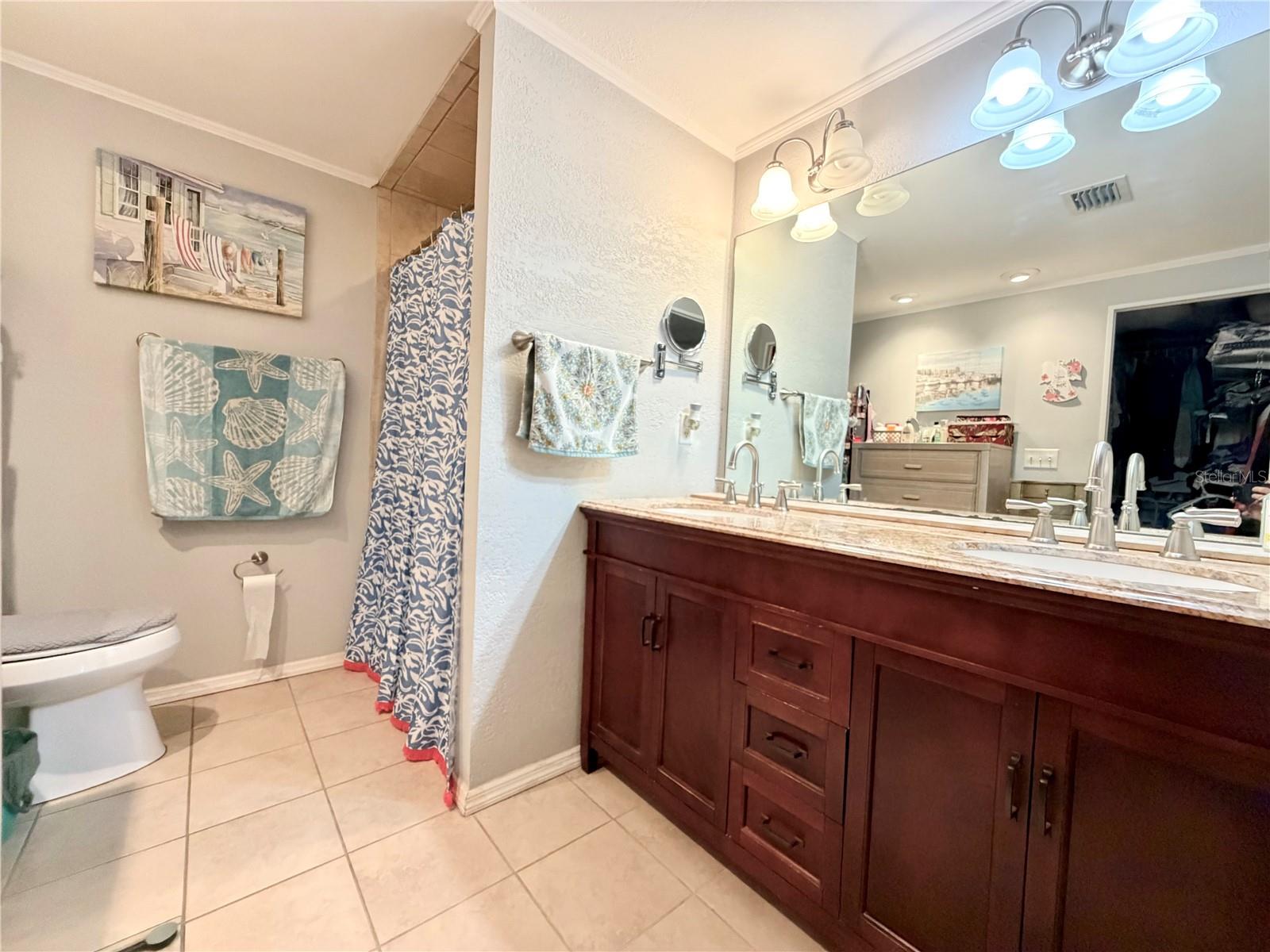 Image 8 of 20 For 5050 Damsen Circle