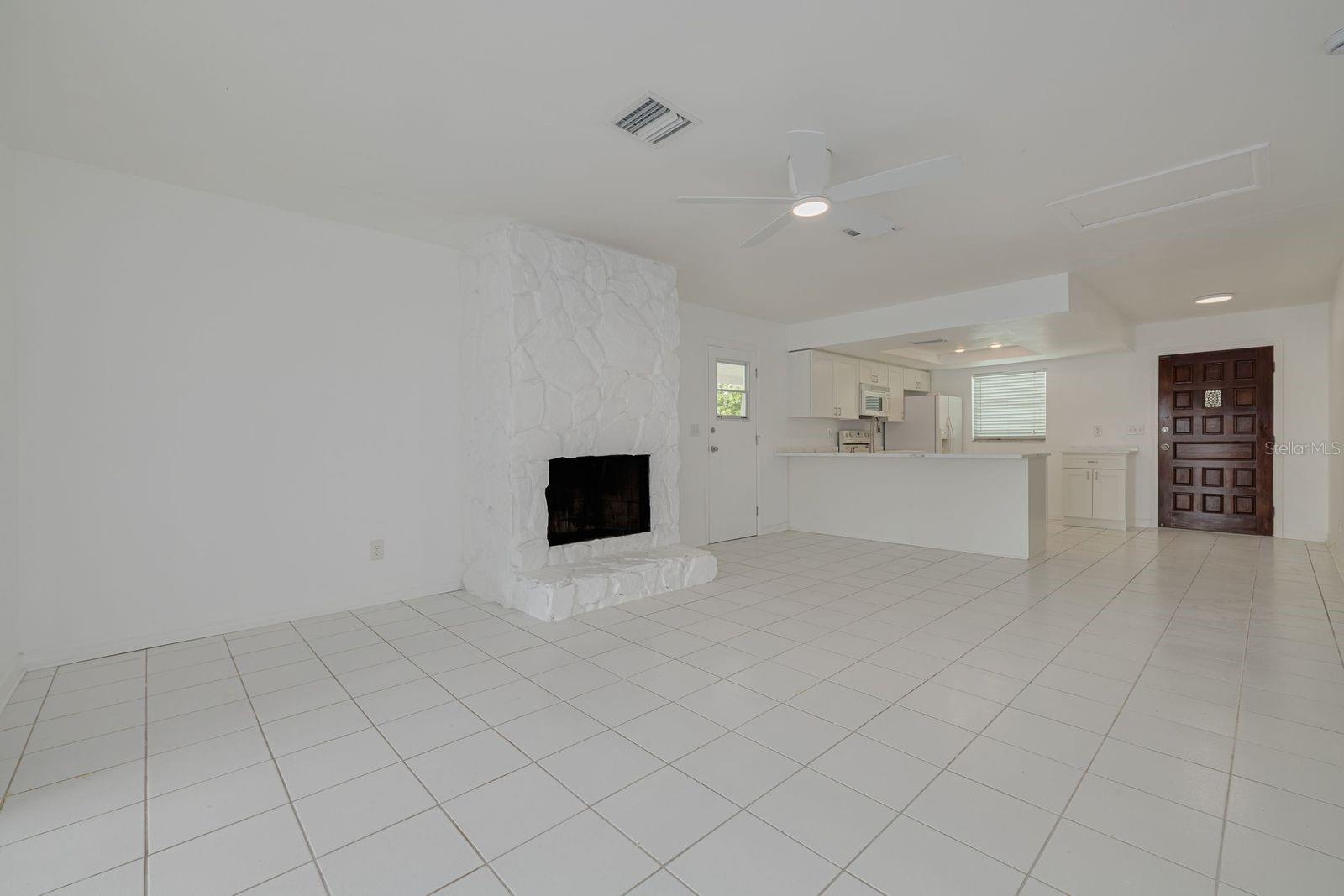 Image 16 of 33 For 14519 Birch Street