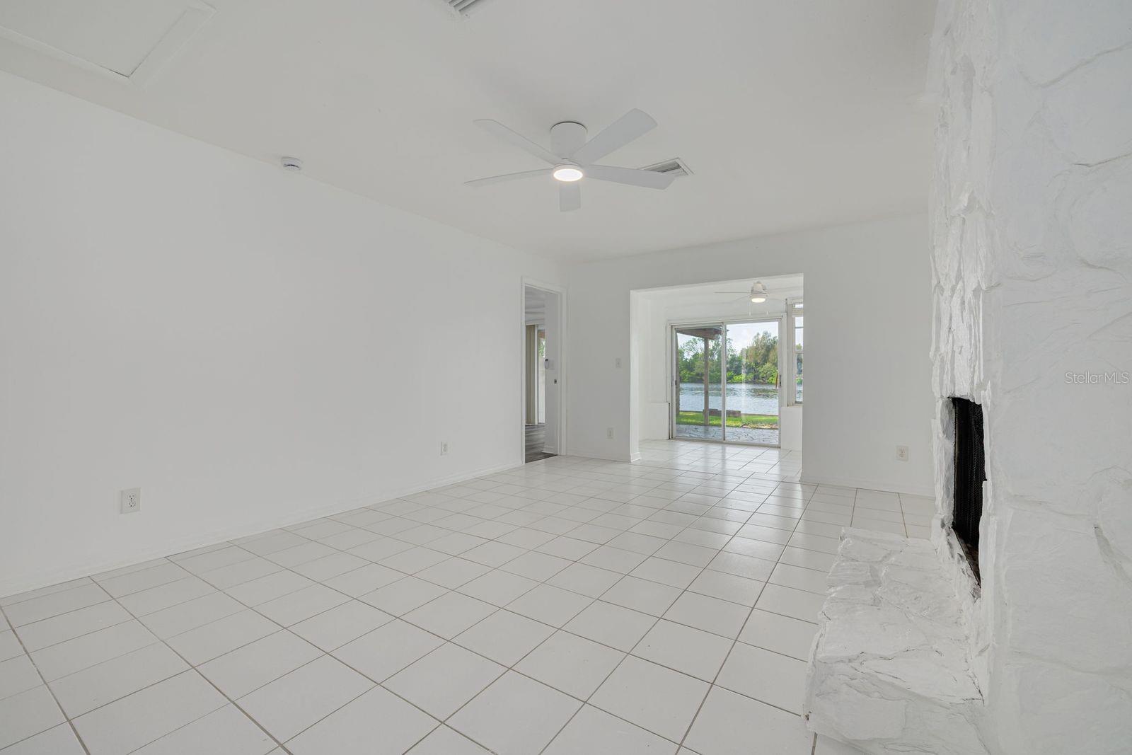 Image 17 of 33 For 14519 Birch Street