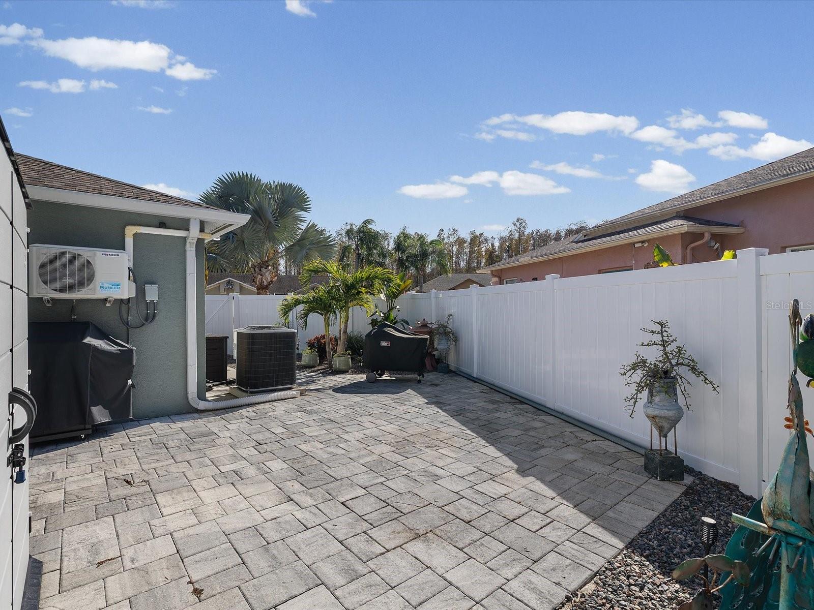 Listing photo id 47 for 4731 Spring Side Drive