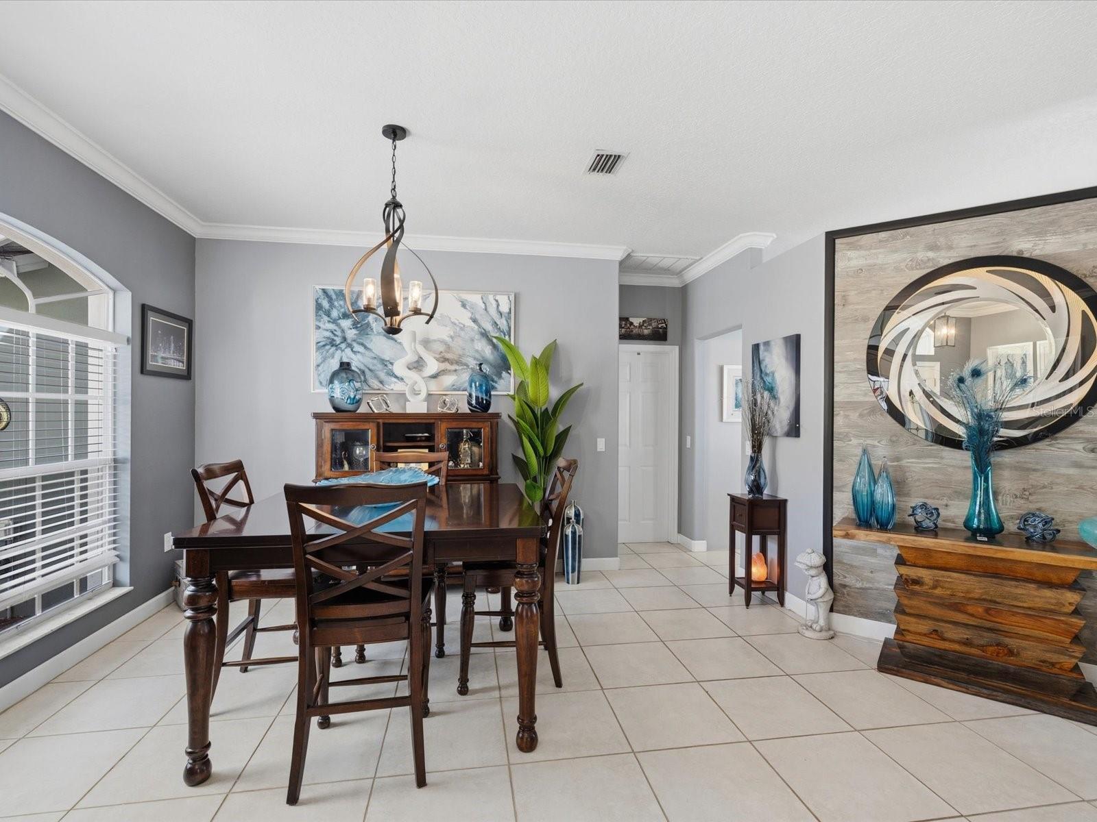 Listing photo id 7 for 4731 Spring Side Drive