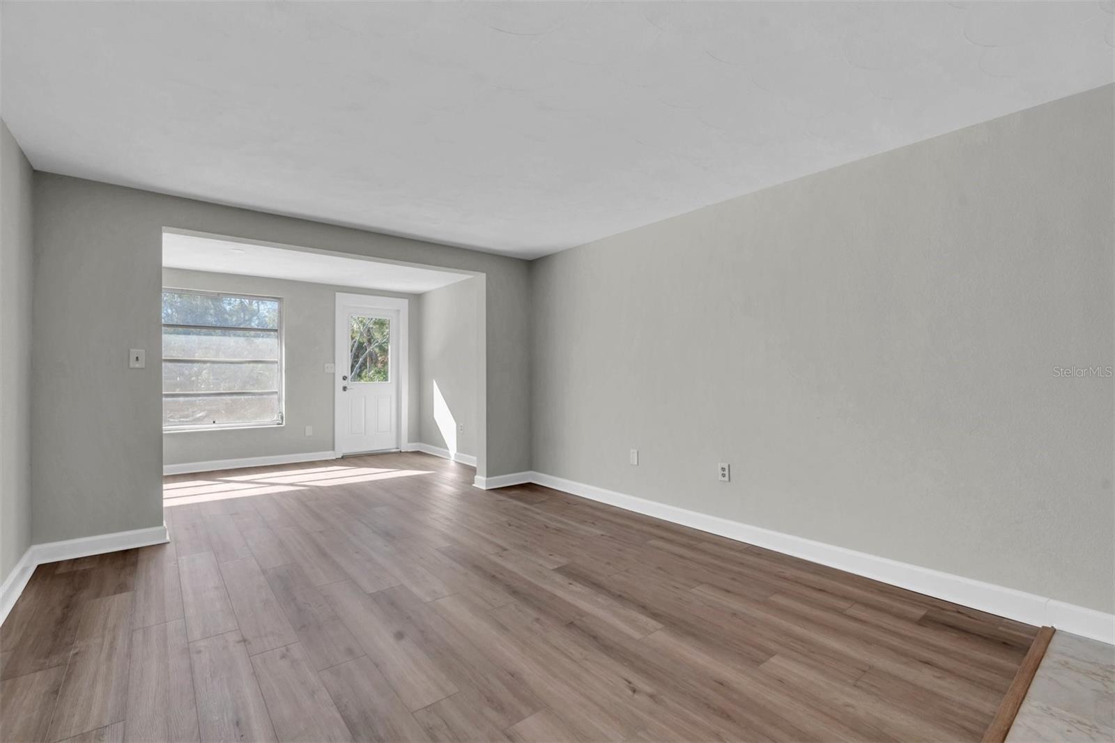 Image 15 of 50 For 4343 Summersun Drive 4343