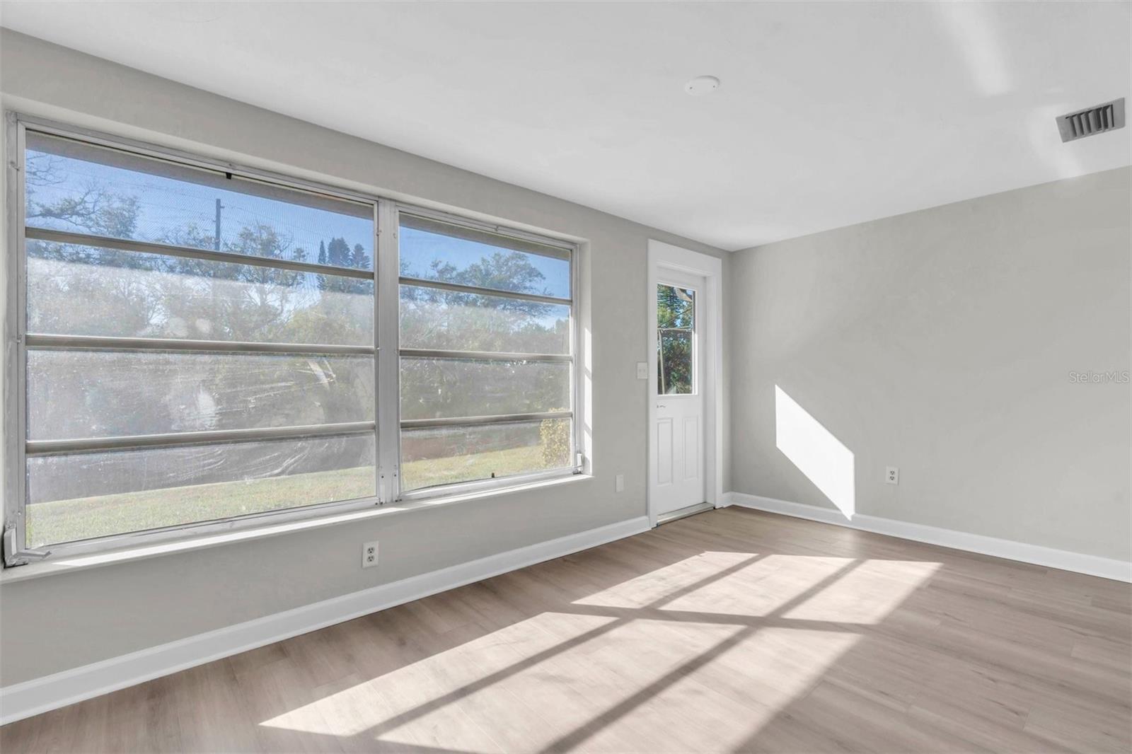 Image 16 of 50 For 4343 Summersun Drive 4343