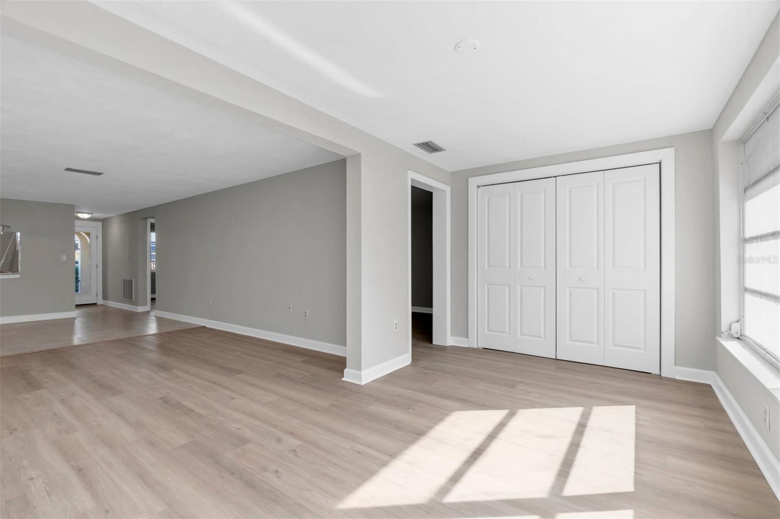 Image 18 of 50 For 4343 Summersun Drive 4343