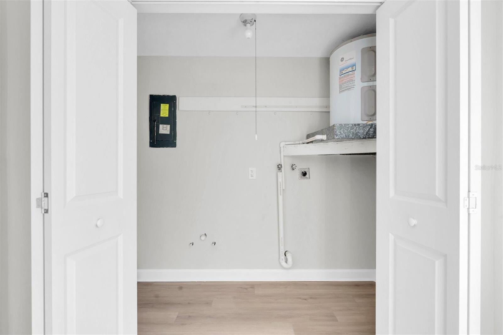 Image 19 of 50 For 4343 Summersun Drive 4343