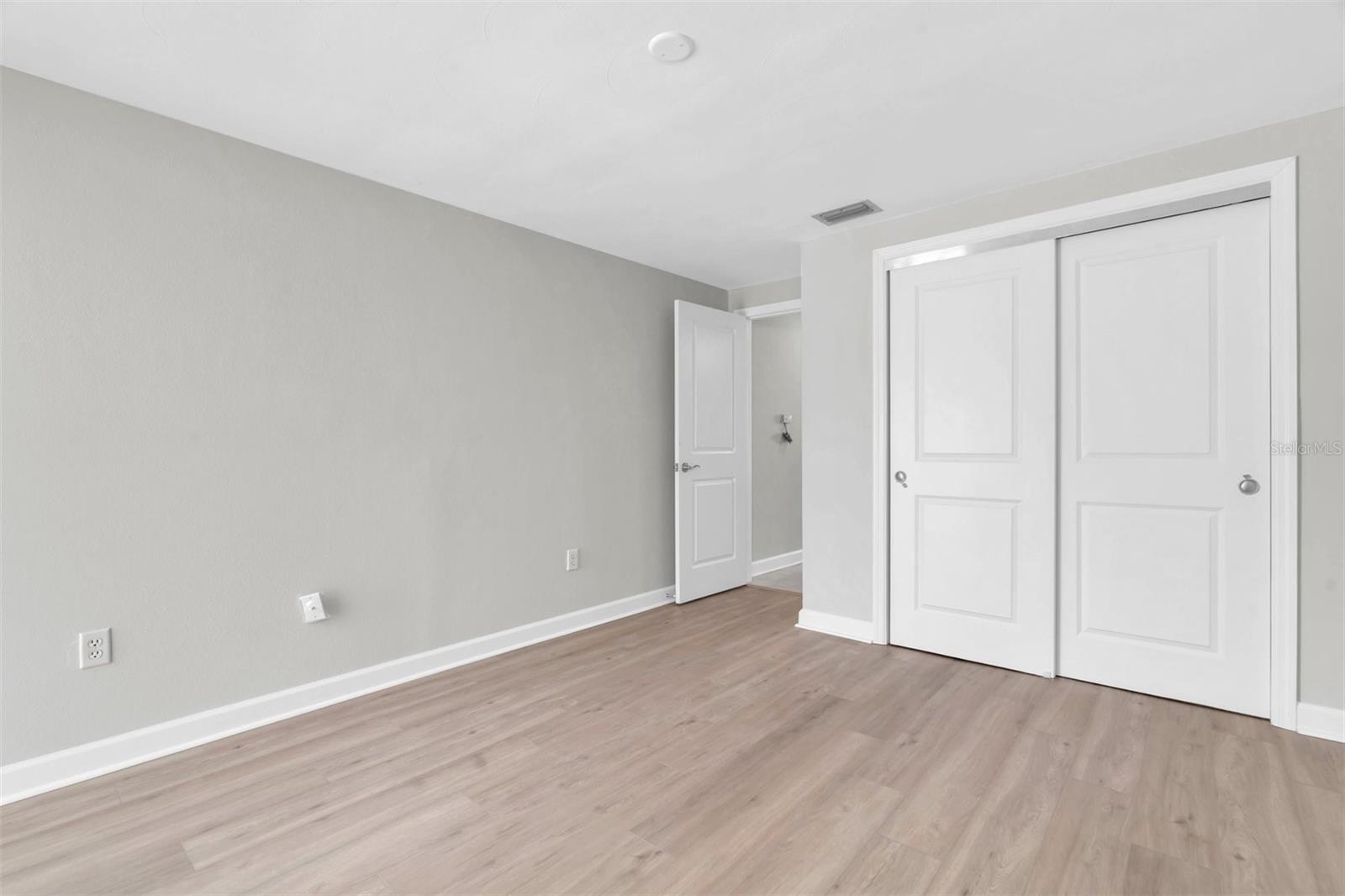 Image 20 of 50 For 4343 Summersun Drive 4343