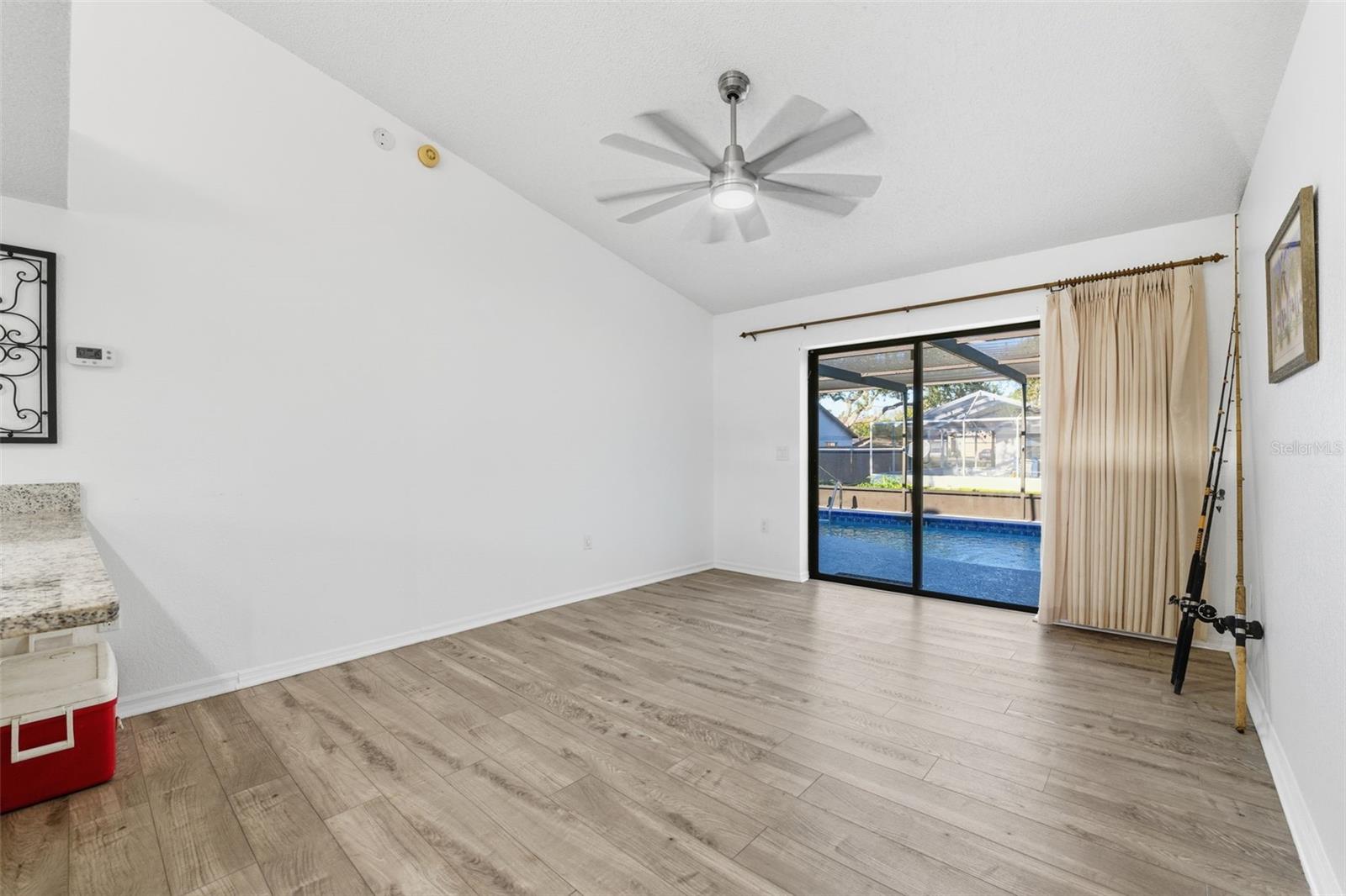 Image 11 of 51 For 7822 Holiday Drive