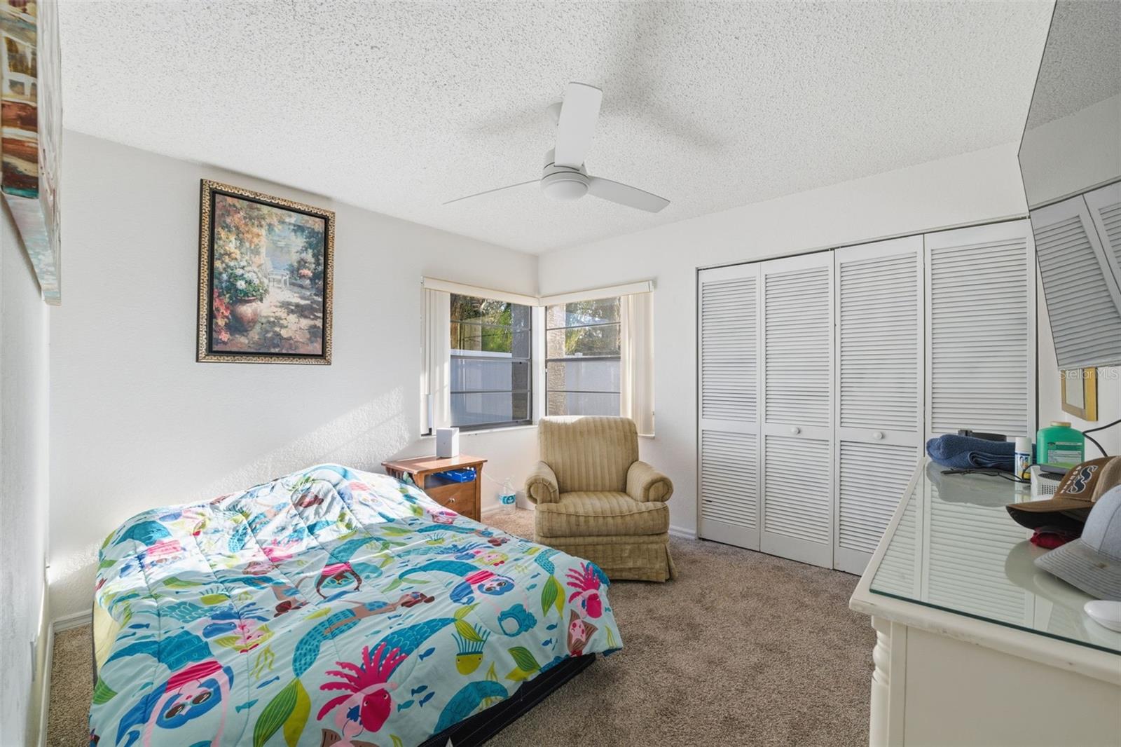 Image 17 of 51 For 7822 Holiday Drive