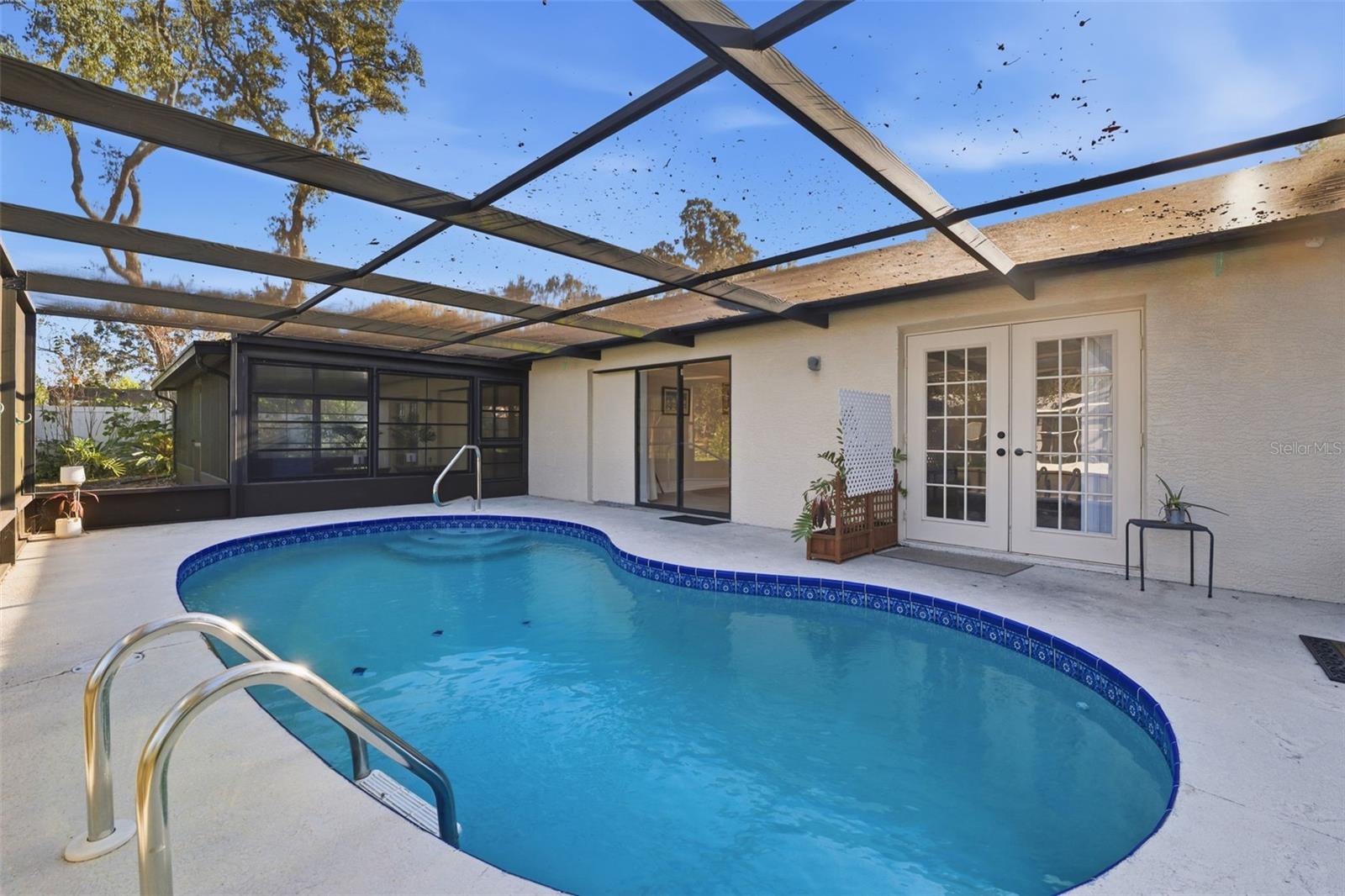 Image 21 of 51 For 7822 Holiday Drive