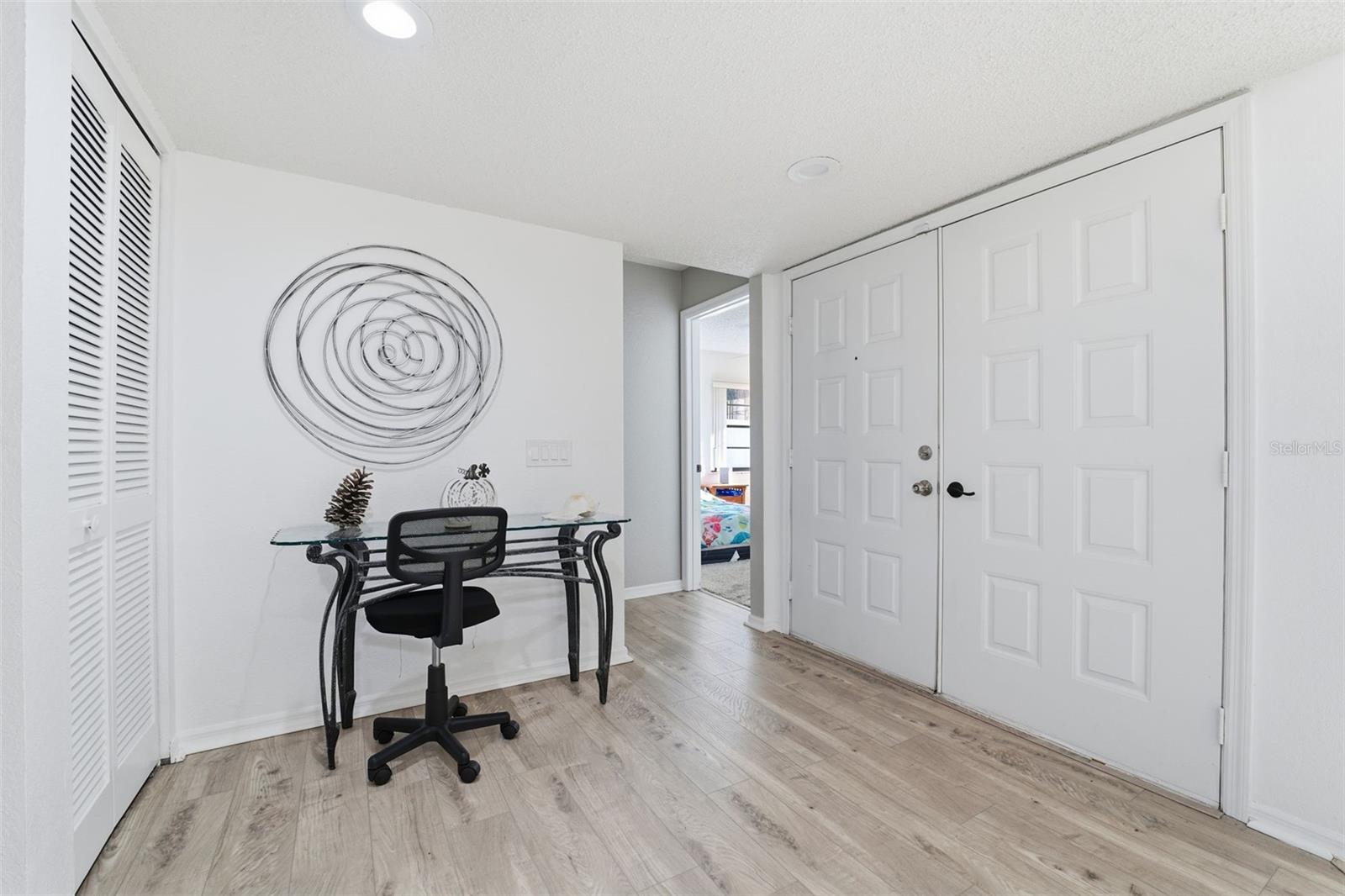 Image 3 of 51 For 7822 Holiday Drive