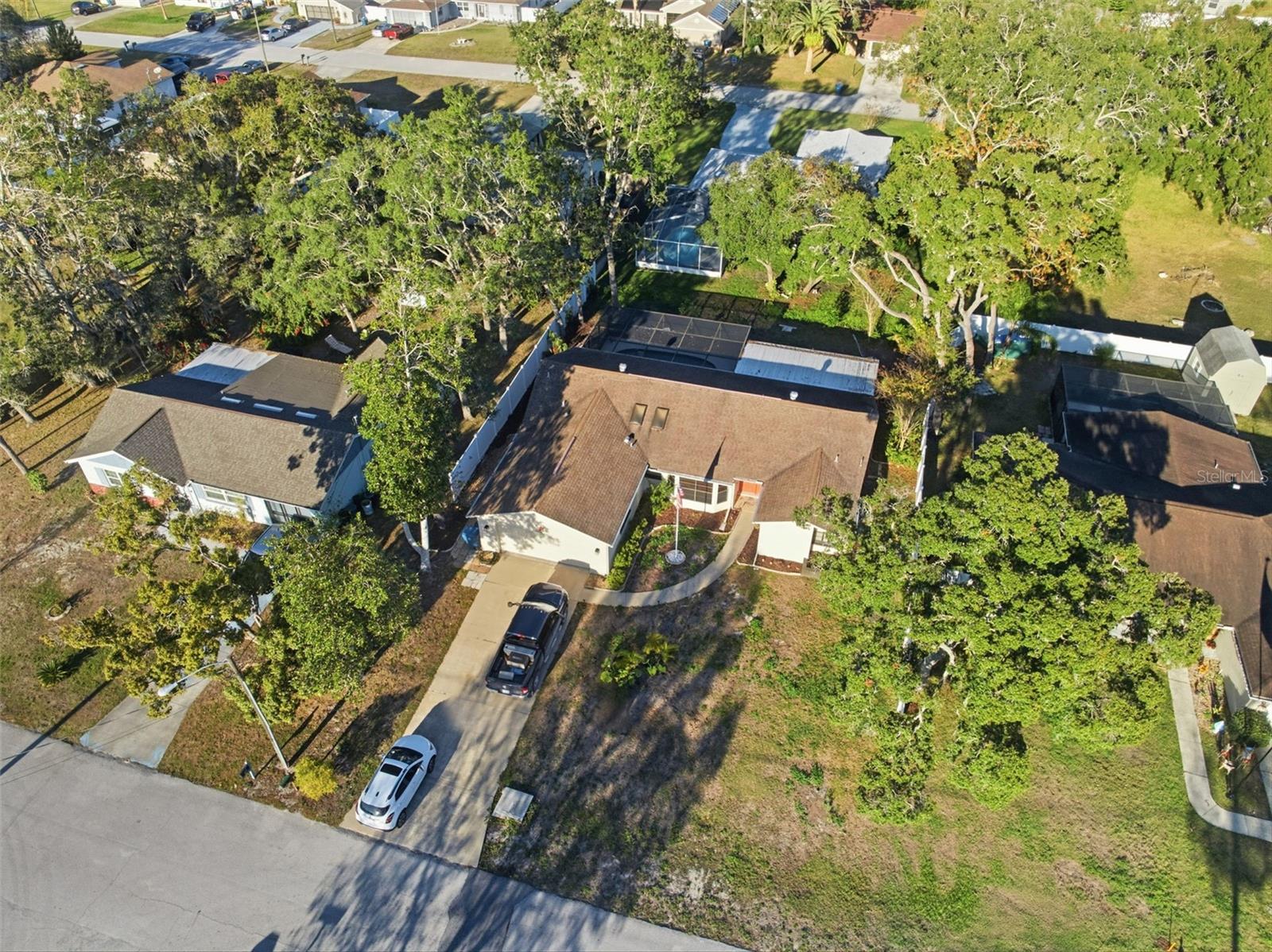 Image 30 of 51 For 7822 Holiday Drive