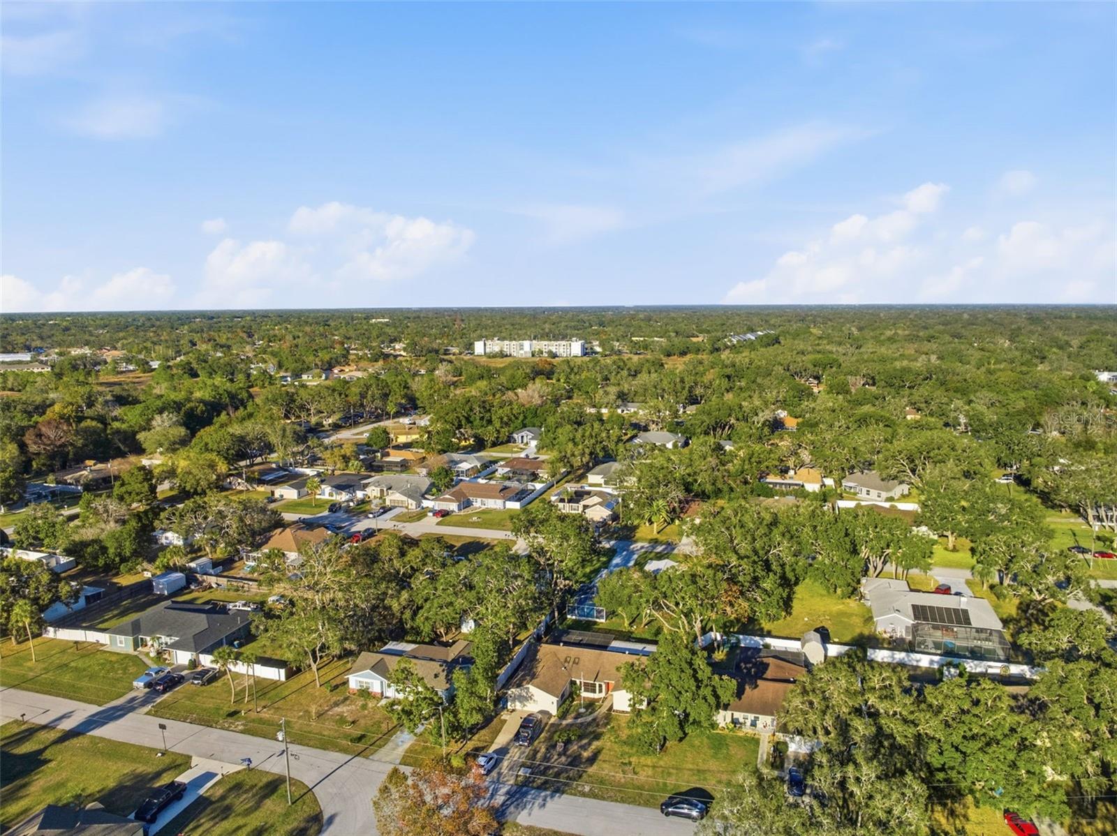 Image 36 of 51 For 7822 Holiday Drive