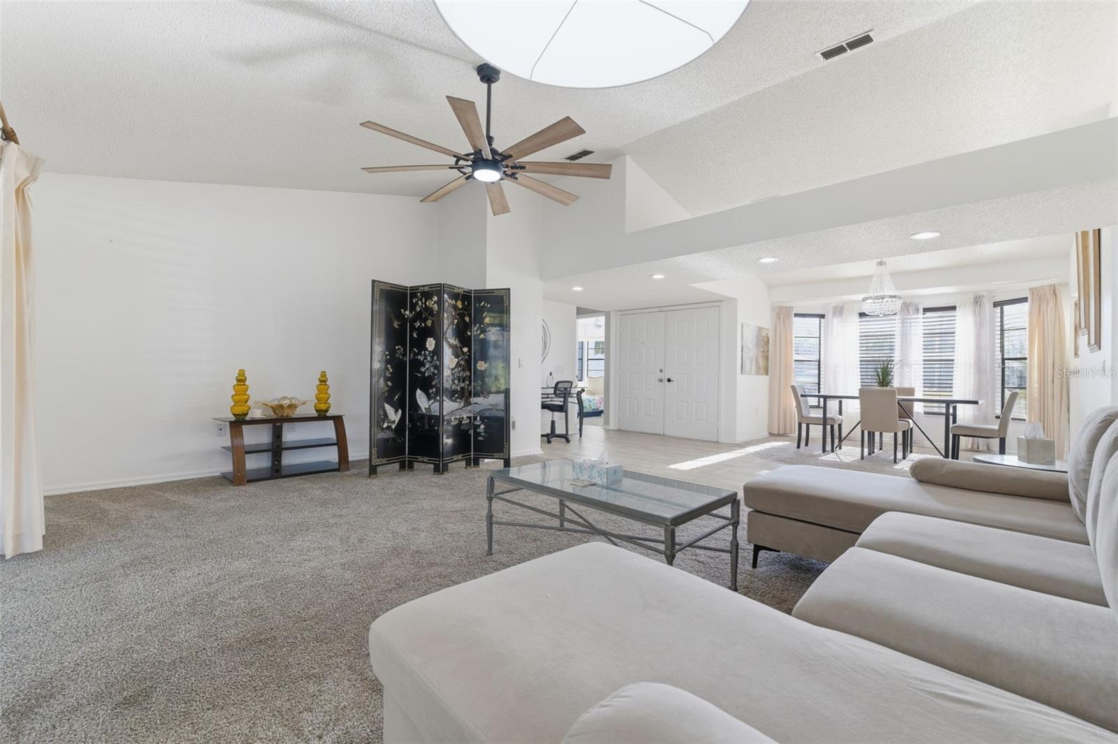 Image 43 of 51 For 7822 Holiday Drive