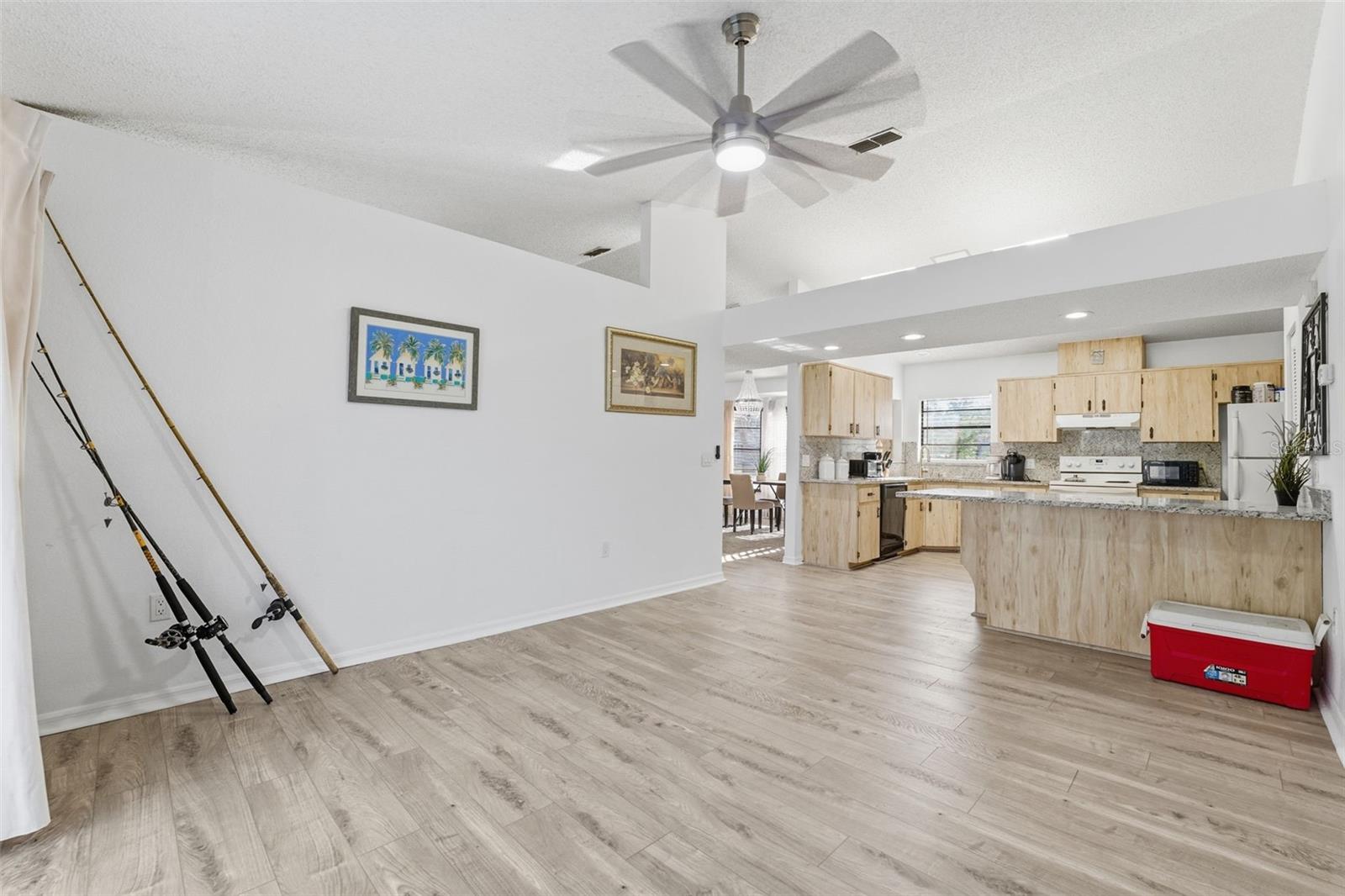 Image 45 of 51 For 7822 Holiday Drive