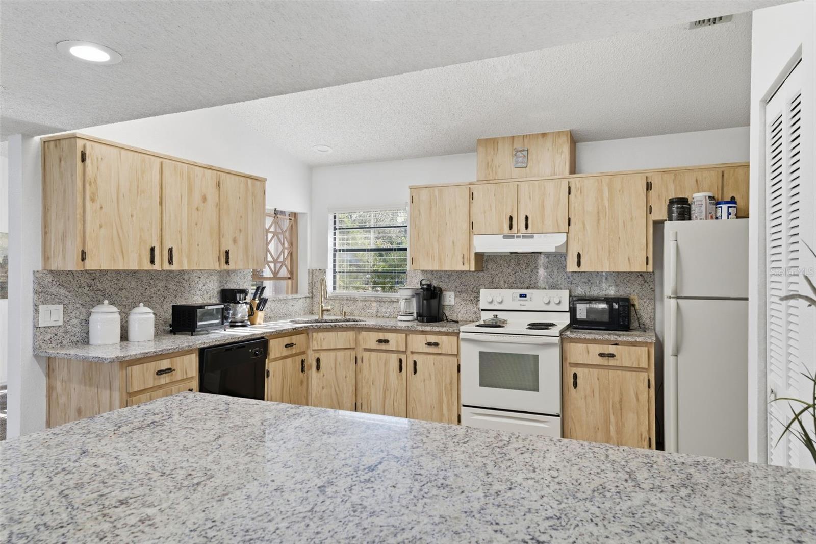 Image 46 of 51 For 7822 Holiday Drive