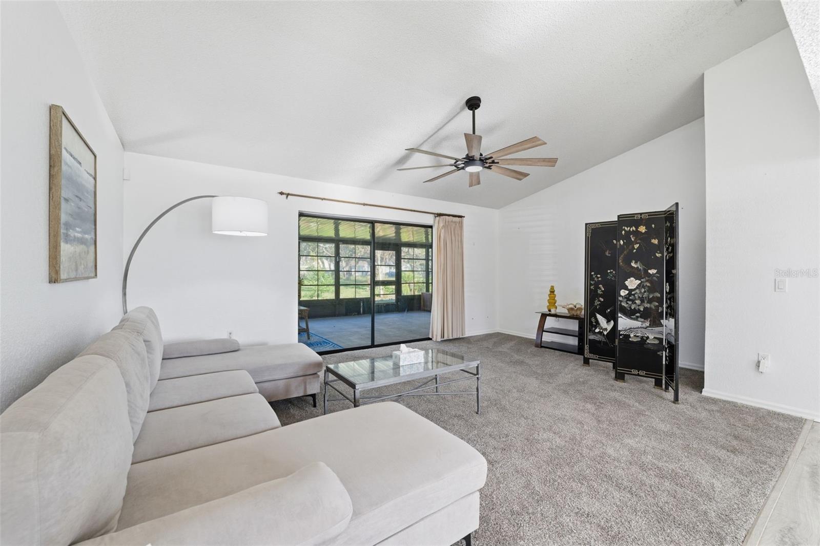 Image 5 of 51 For 7822 Holiday Drive