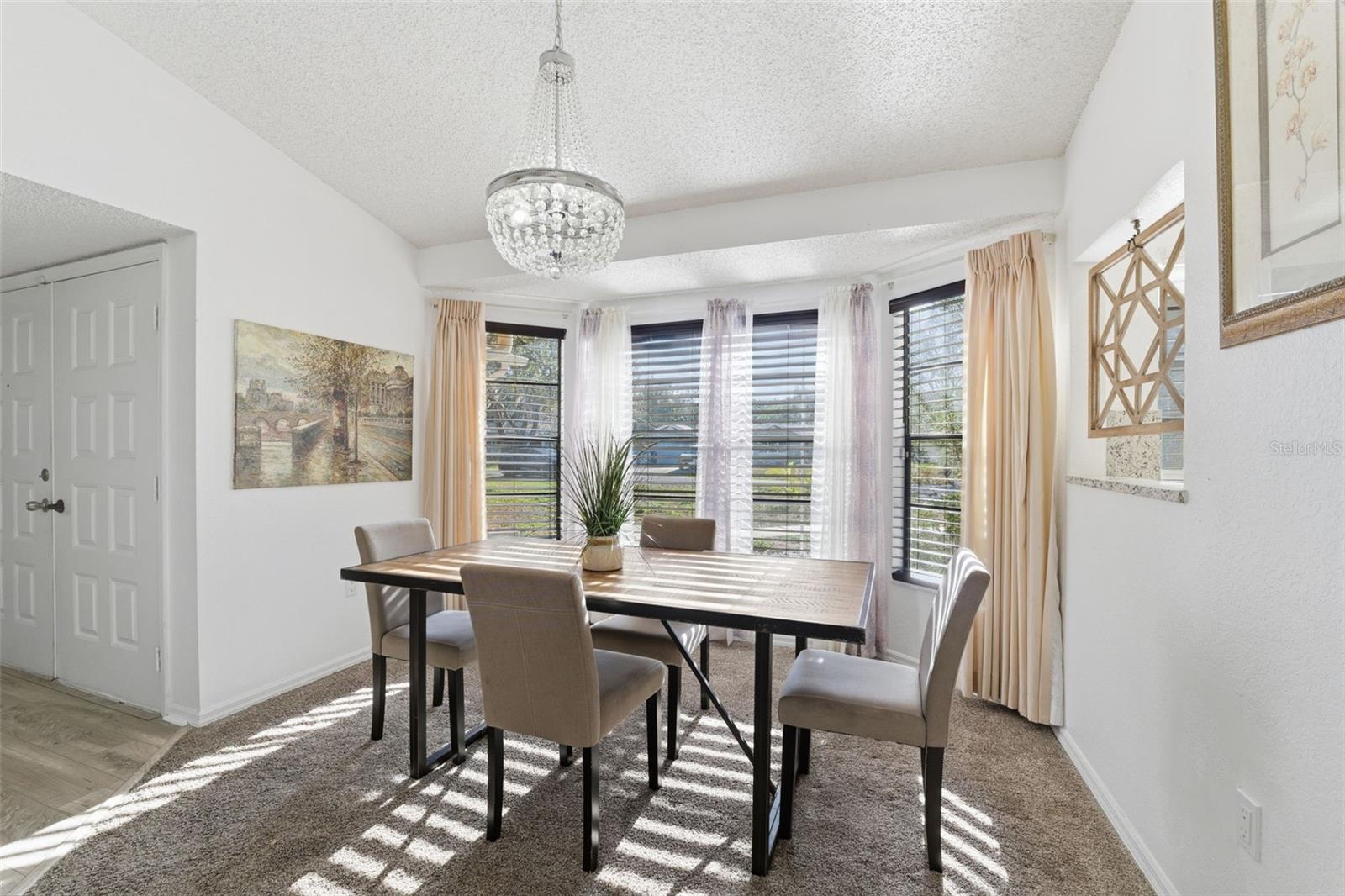 Image 7 of 51 For 7822 Holiday Drive