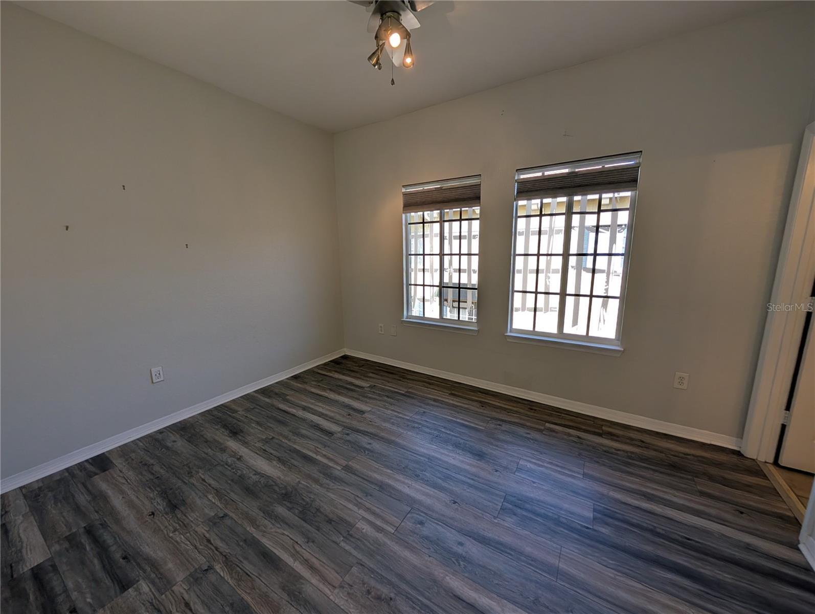 Image 21 of 31 For 5202 Hampton Beach Place