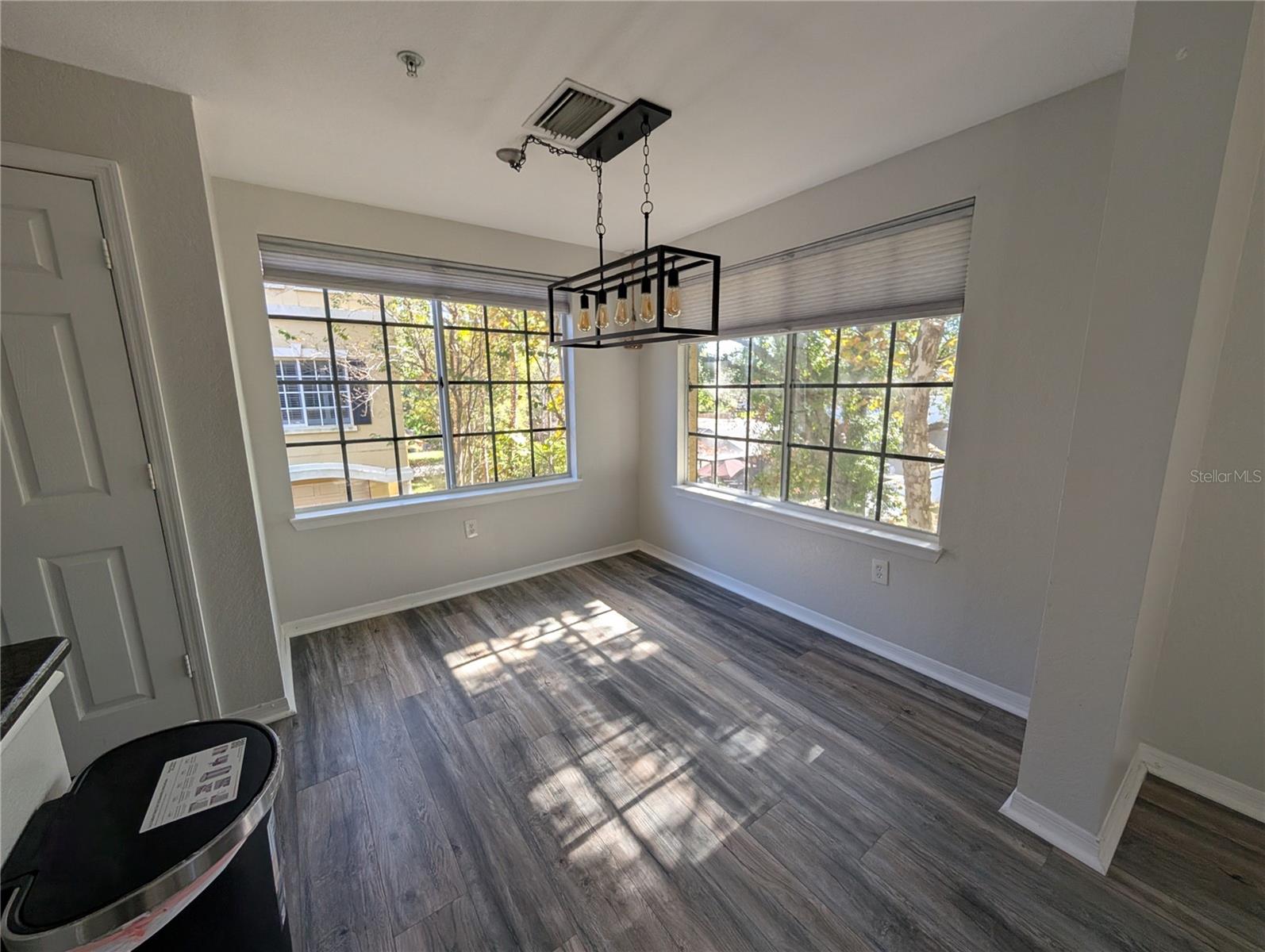 Image 9 of 31 For 5202 Hampton Beach Place